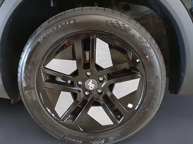 DR Automobiles DR5 view 9