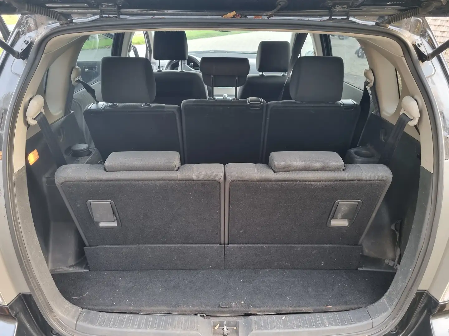 Toyota Corolla Verso Corolla Verso 2,0 D-4D Linea Luna Ds. Linea Luna Schwarz - 2