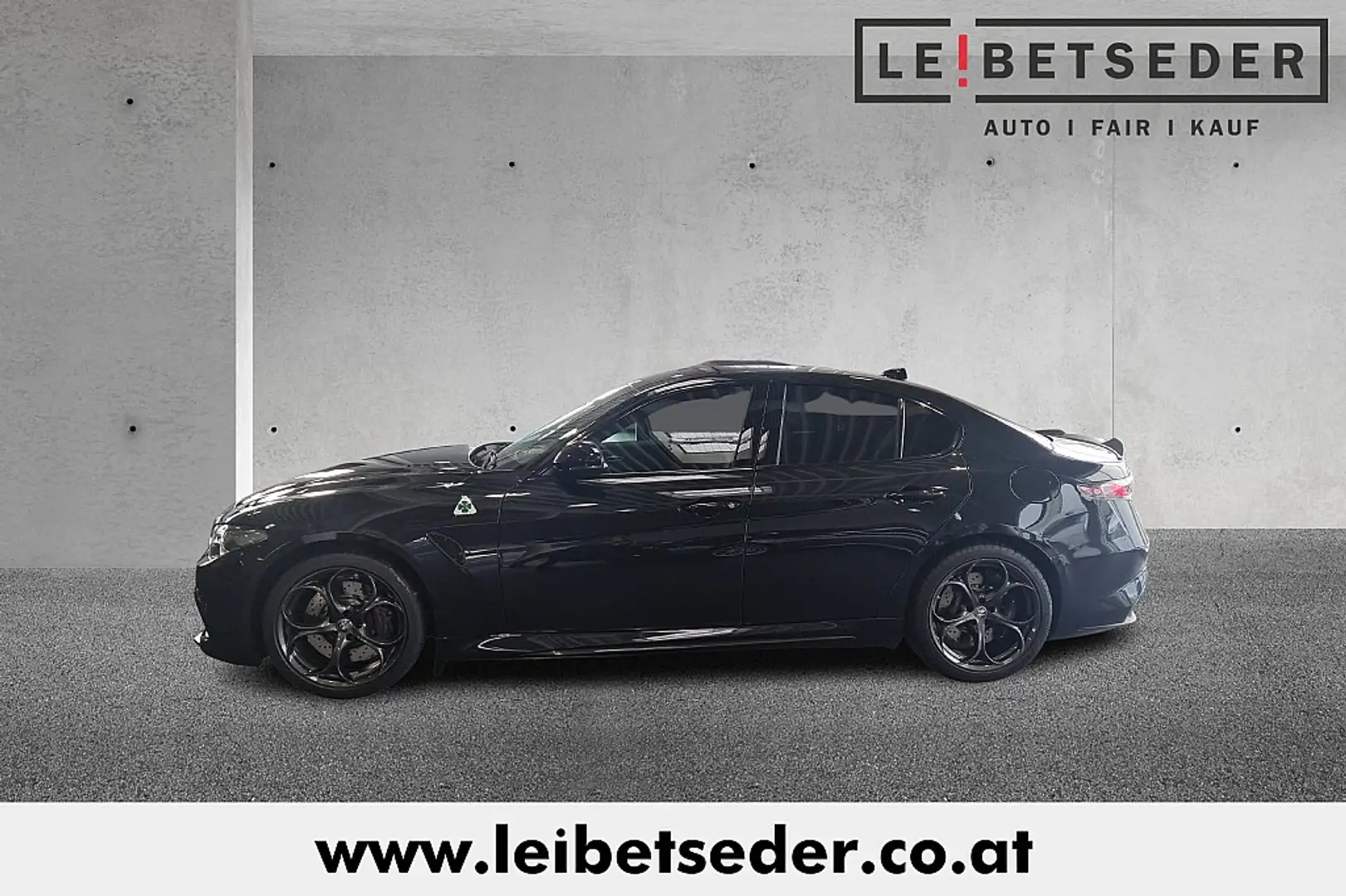 Alfa Romeo Giulia Quadrifoglio 2,9 Alfa 510 ATX RWD Schwarz - 2