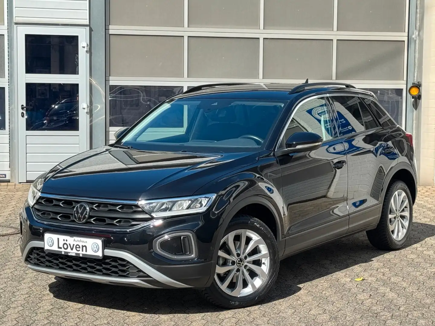 Volkswagen T-Roc 2.0 TDI Life|ACC|SHZ|17LM|Lenkradheiz|PDC Noir - 1
