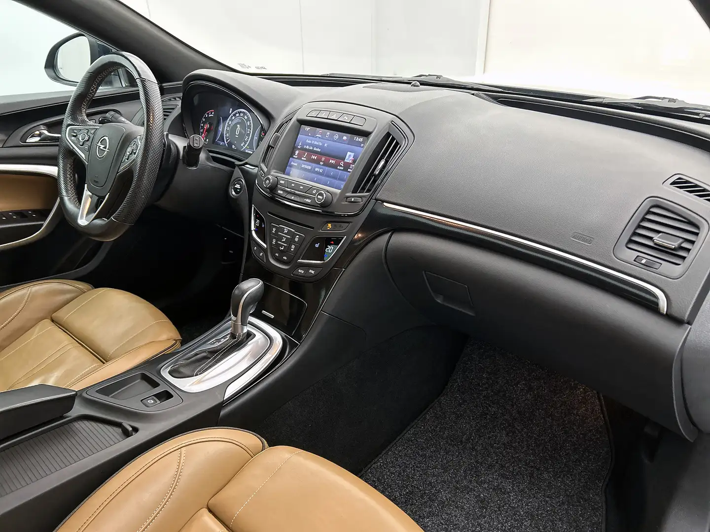 Opel Insignia 1.6 T 170PK Automaat Business Executive 5Drs / Sch Vert - 2