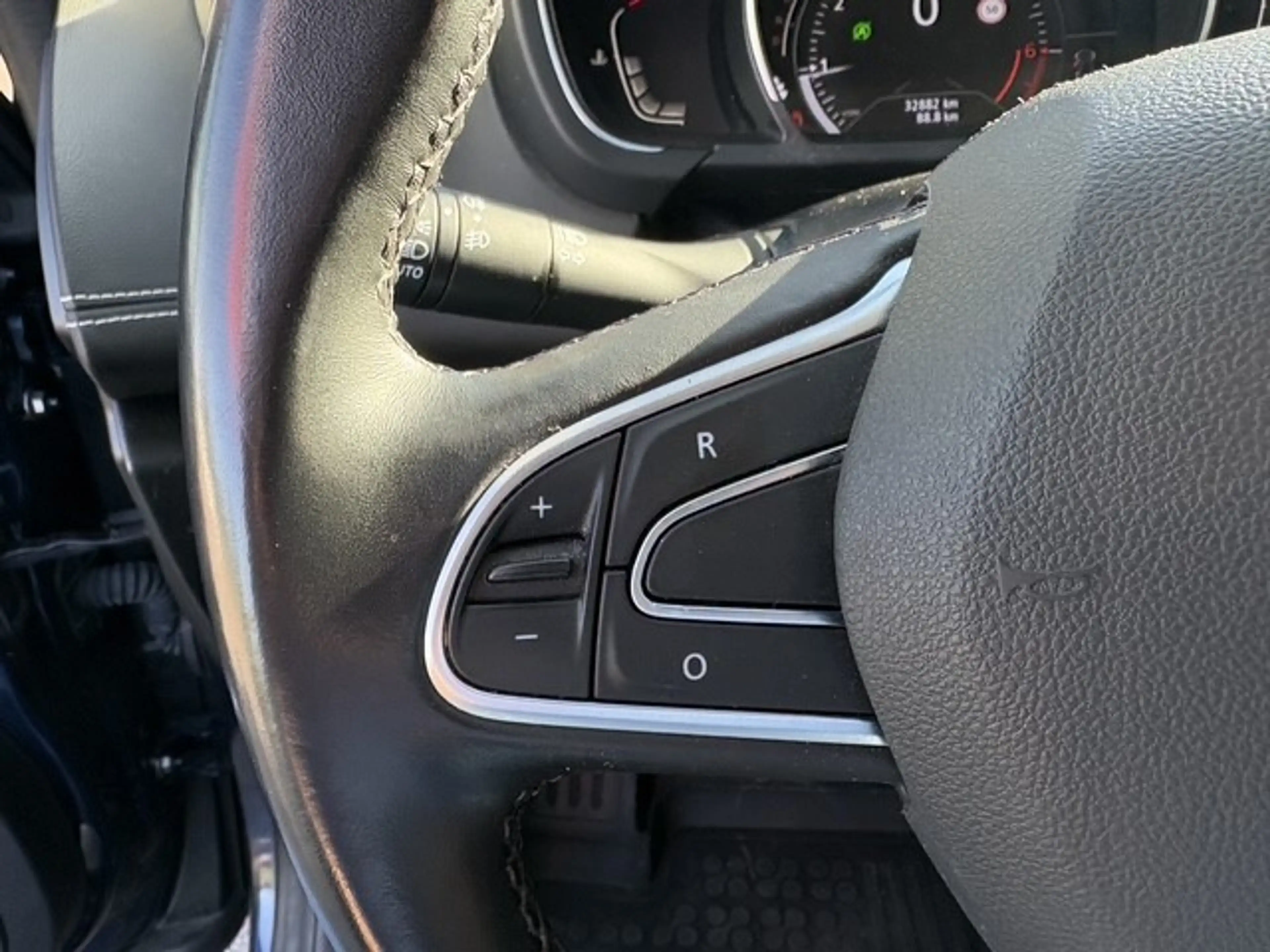 Renault Scenic 1.3 TCe Bose | Navi | Cruise | Camera | 32.882 km — photo 18