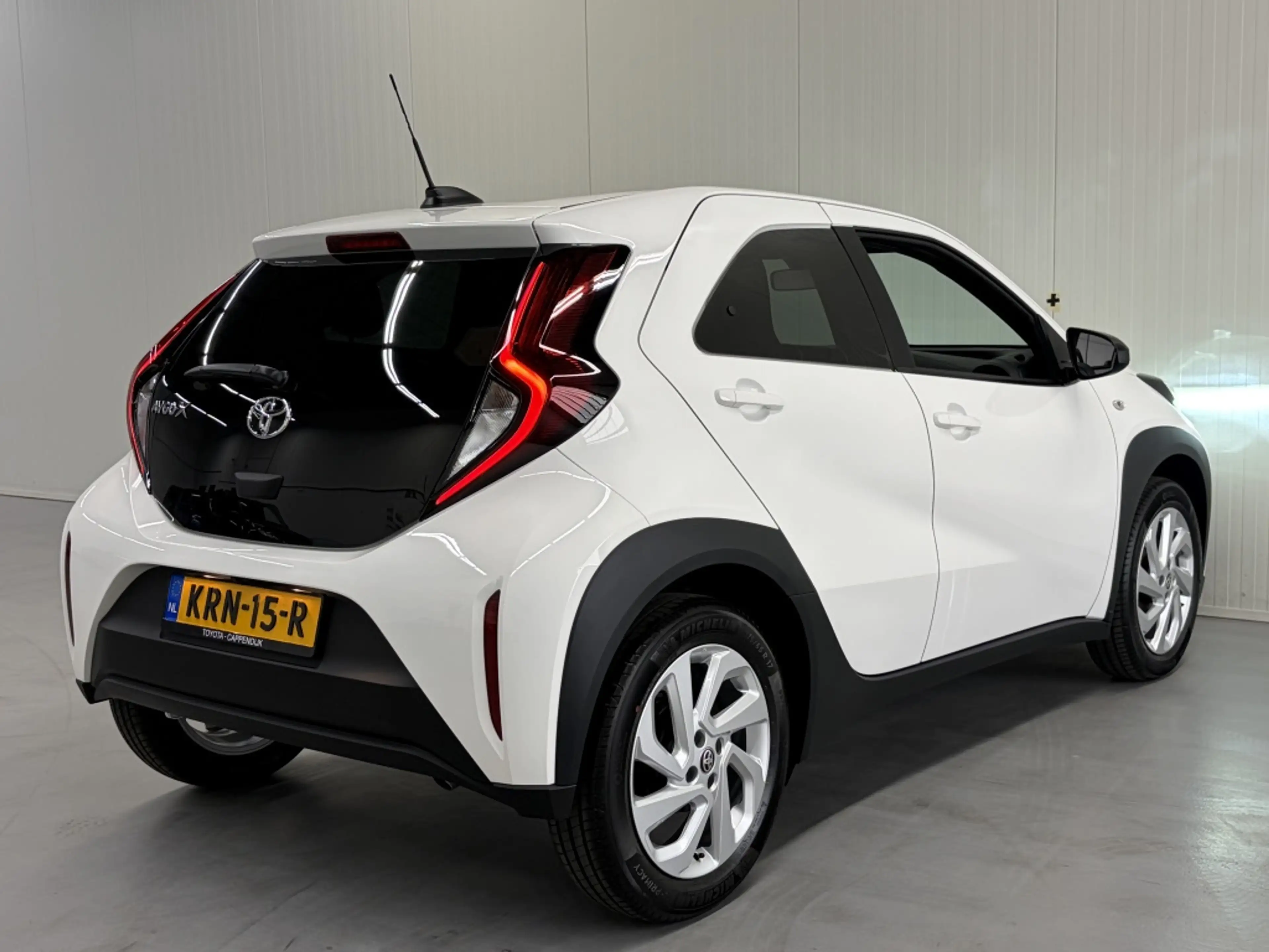 Toyota Aygo X 1.0 VVT-i S-CVT first| Stoelverw.| Carplay| Led| L — photo 2