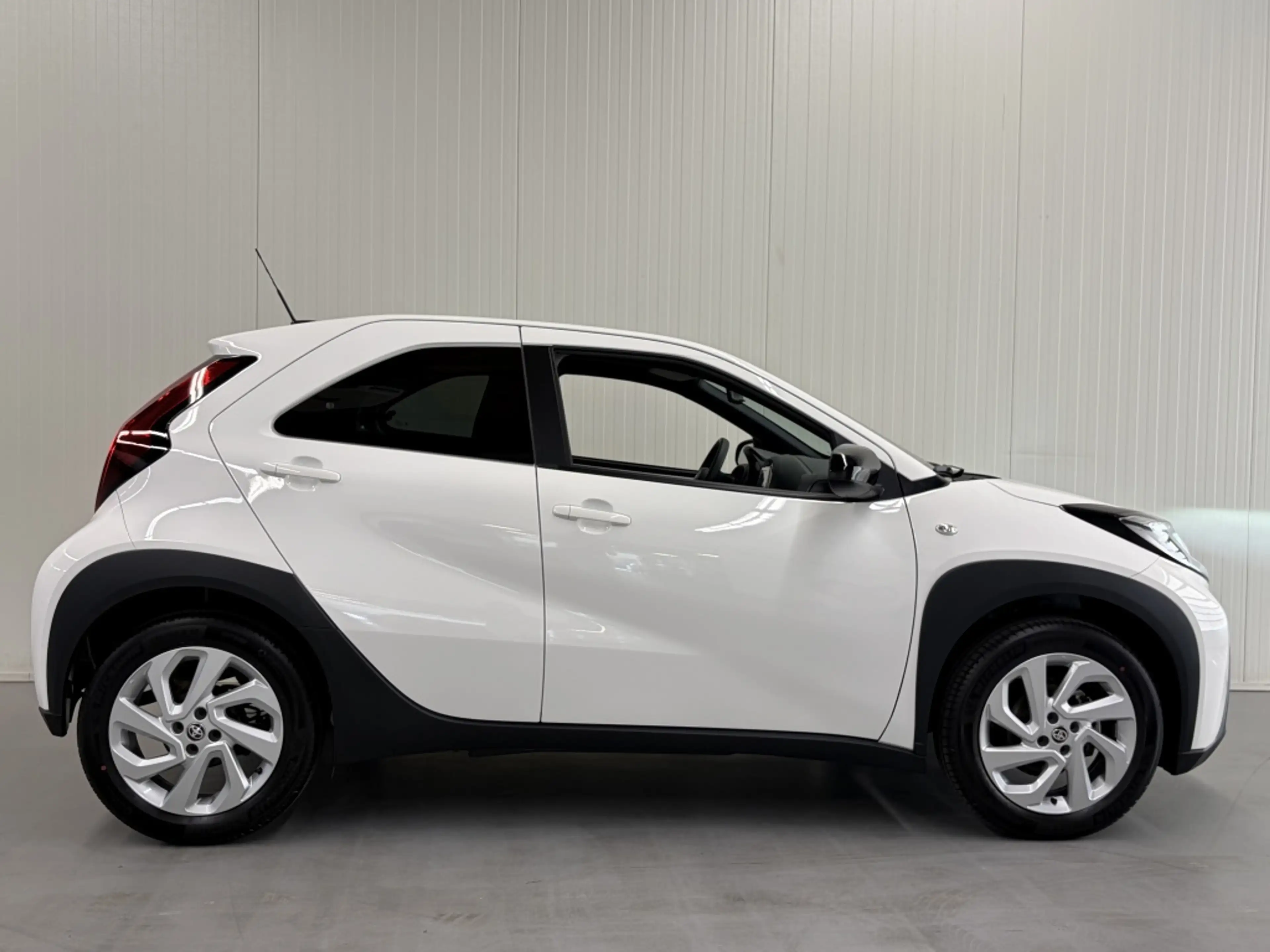 Toyota Aygo X 1.0 VVT-i S-CVT first| Stoelverw.| Carplay| Led| L — photo 8