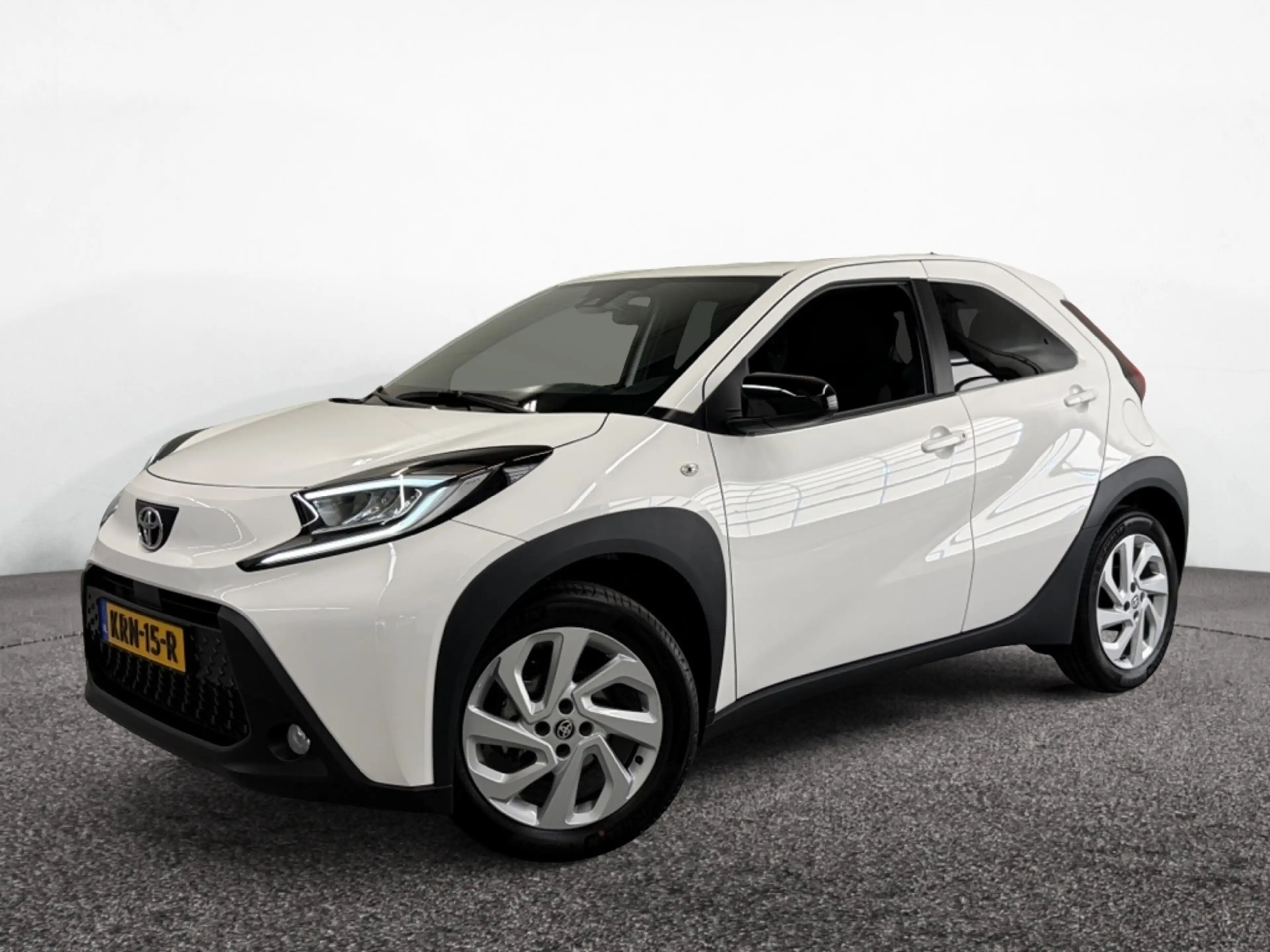 Toyota Aygo X 1.0 VVT-i S-CVT first| Stoelverw.| Carplay| Led| L
