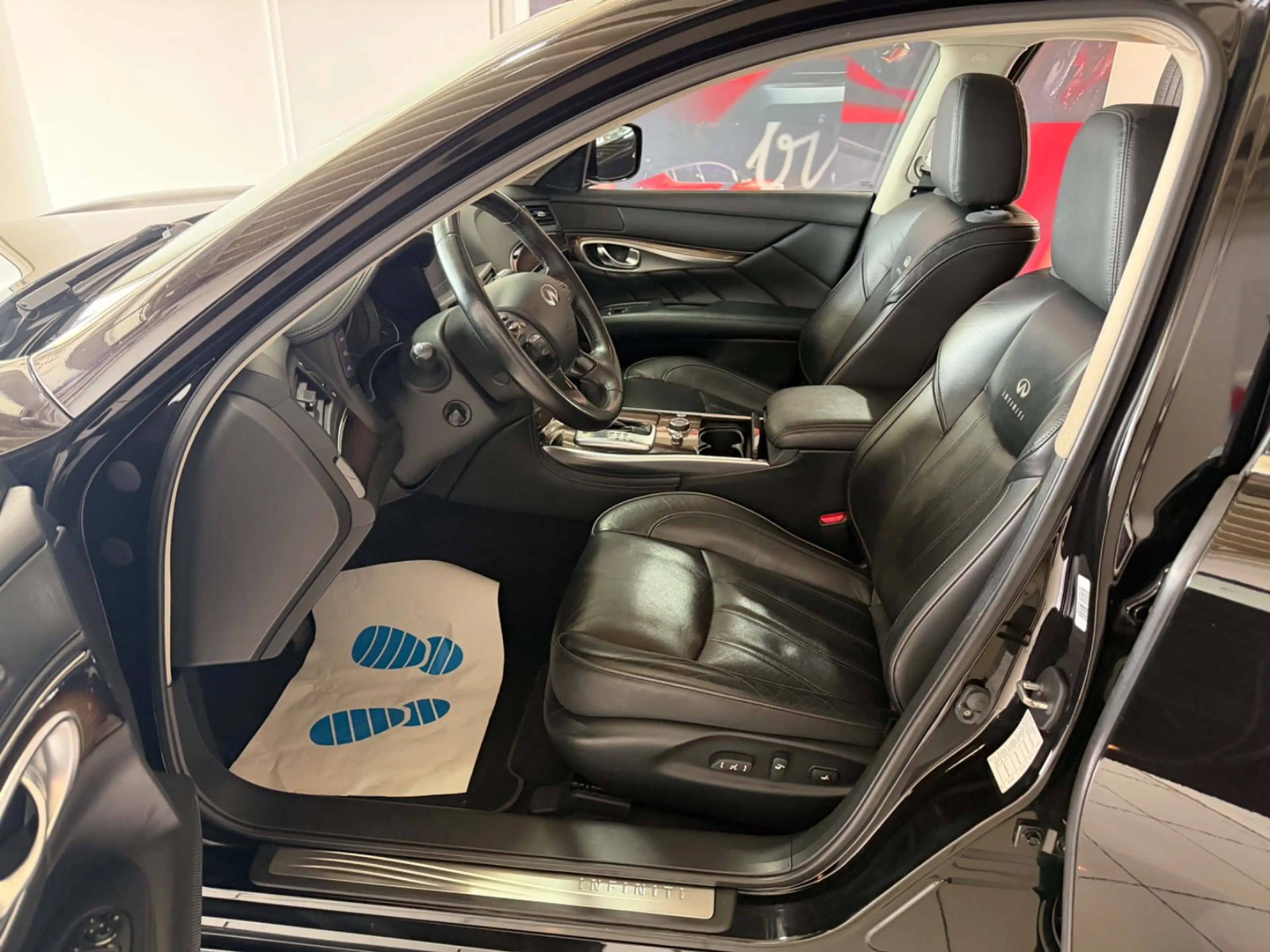 Infiniti M30 30d V6 S*TÜV10-27*AHK*KEYGO*KAMERA*SCHIEBDCH — photo 12