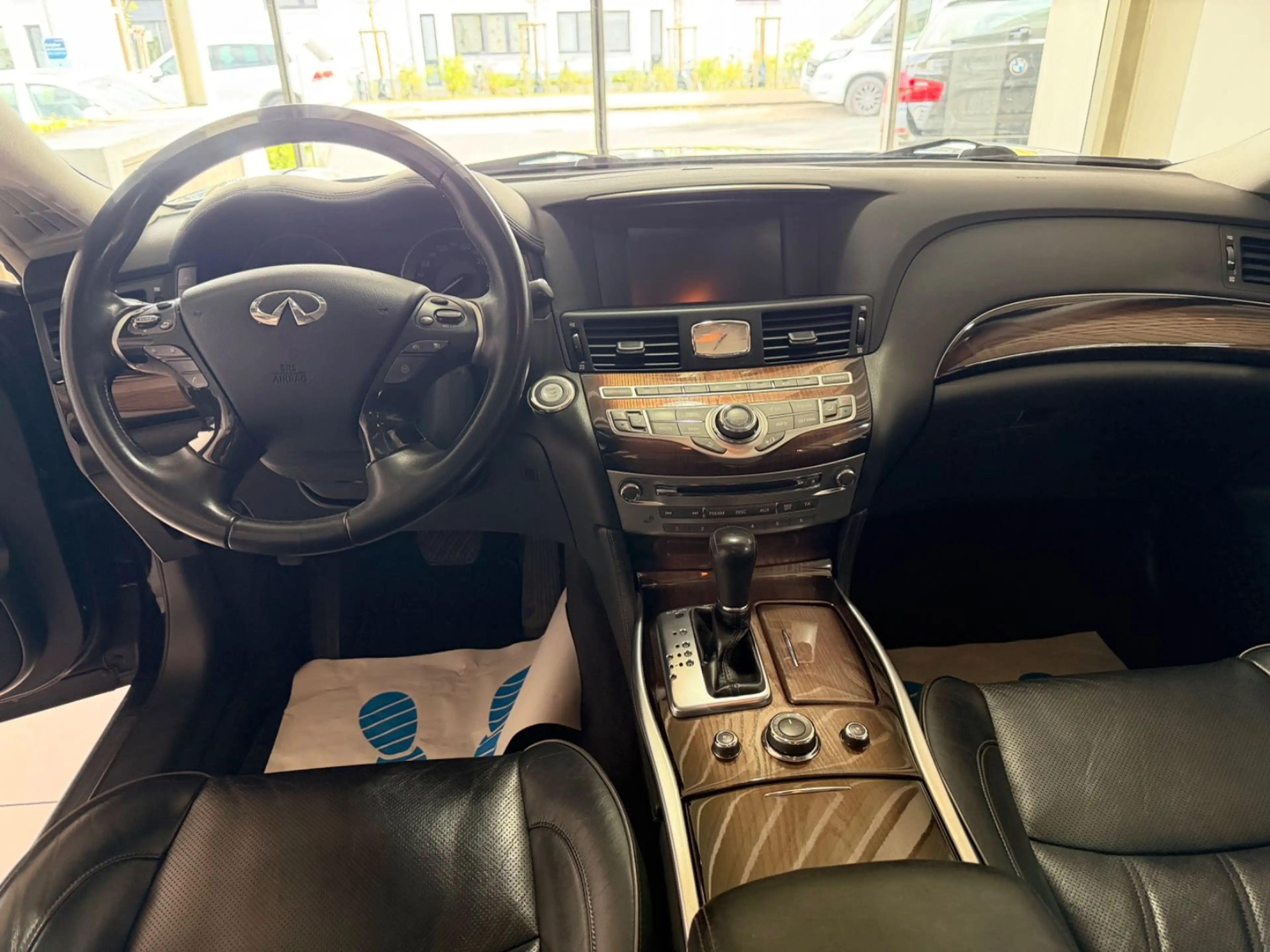 Infiniti M30 30d V6 S*TÜV10-27*AHK*KEYGO*KAMERA*SCHIEBDCH — photo 10