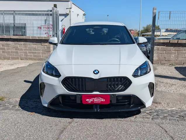 BMW 1 Series view 2