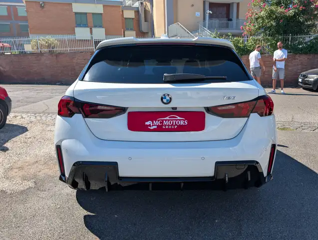 BMW 1 Series view 5
