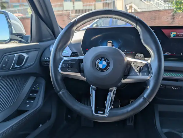 BMW 1 Series view 14