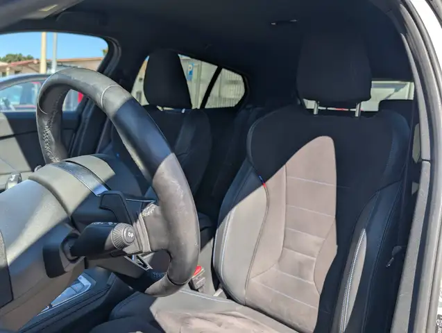 BMW 1 Series view 9