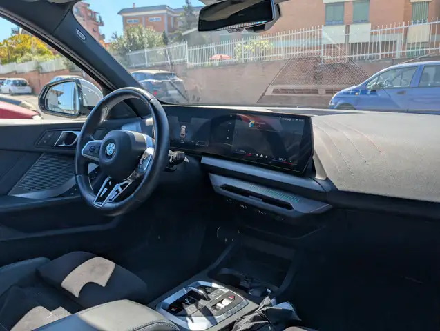 BMW 1 Series view 10