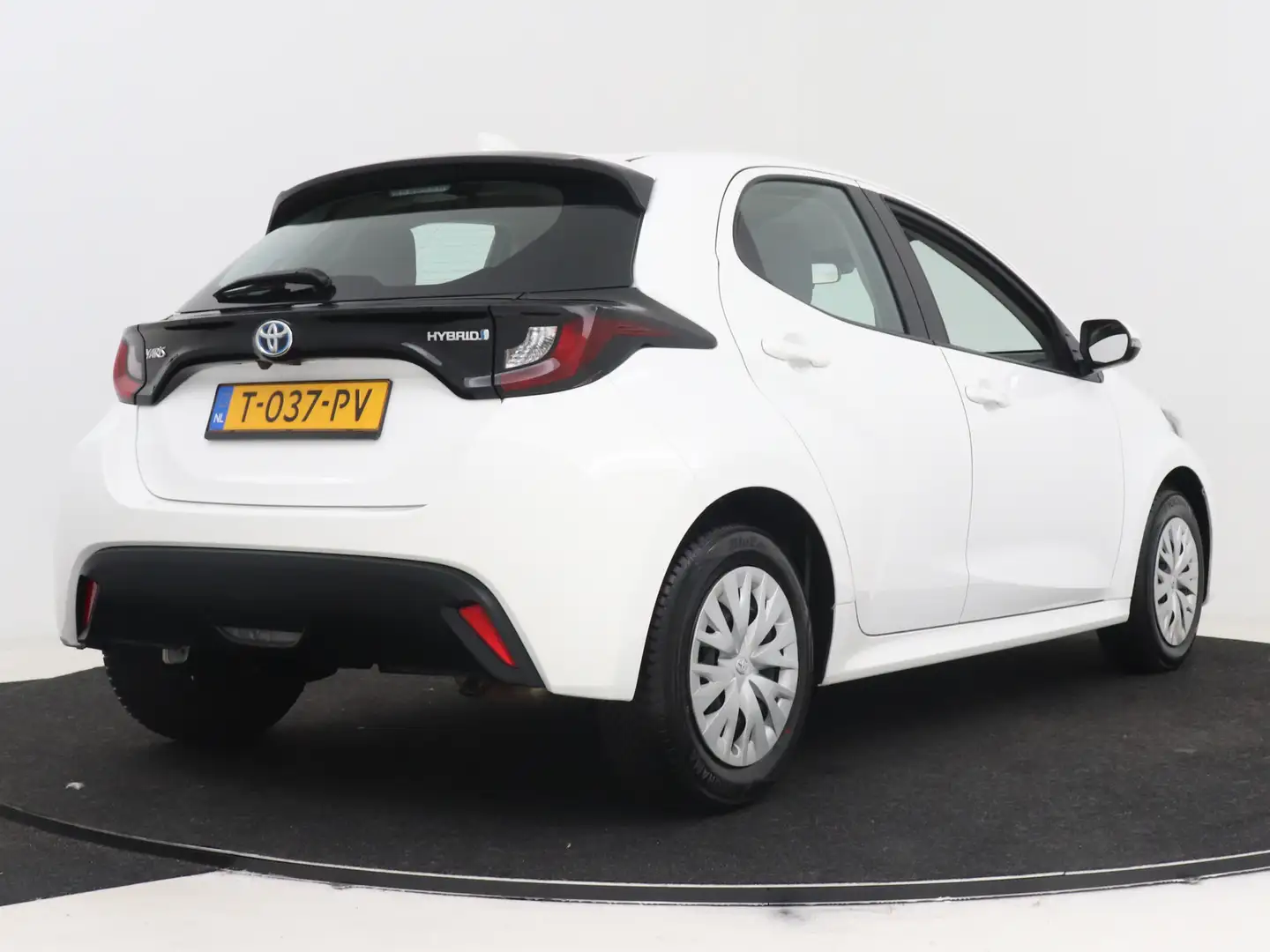 Toyota Yaris 1.5 Hybrid Active | Navigatie | Climate Control | Wit - 2