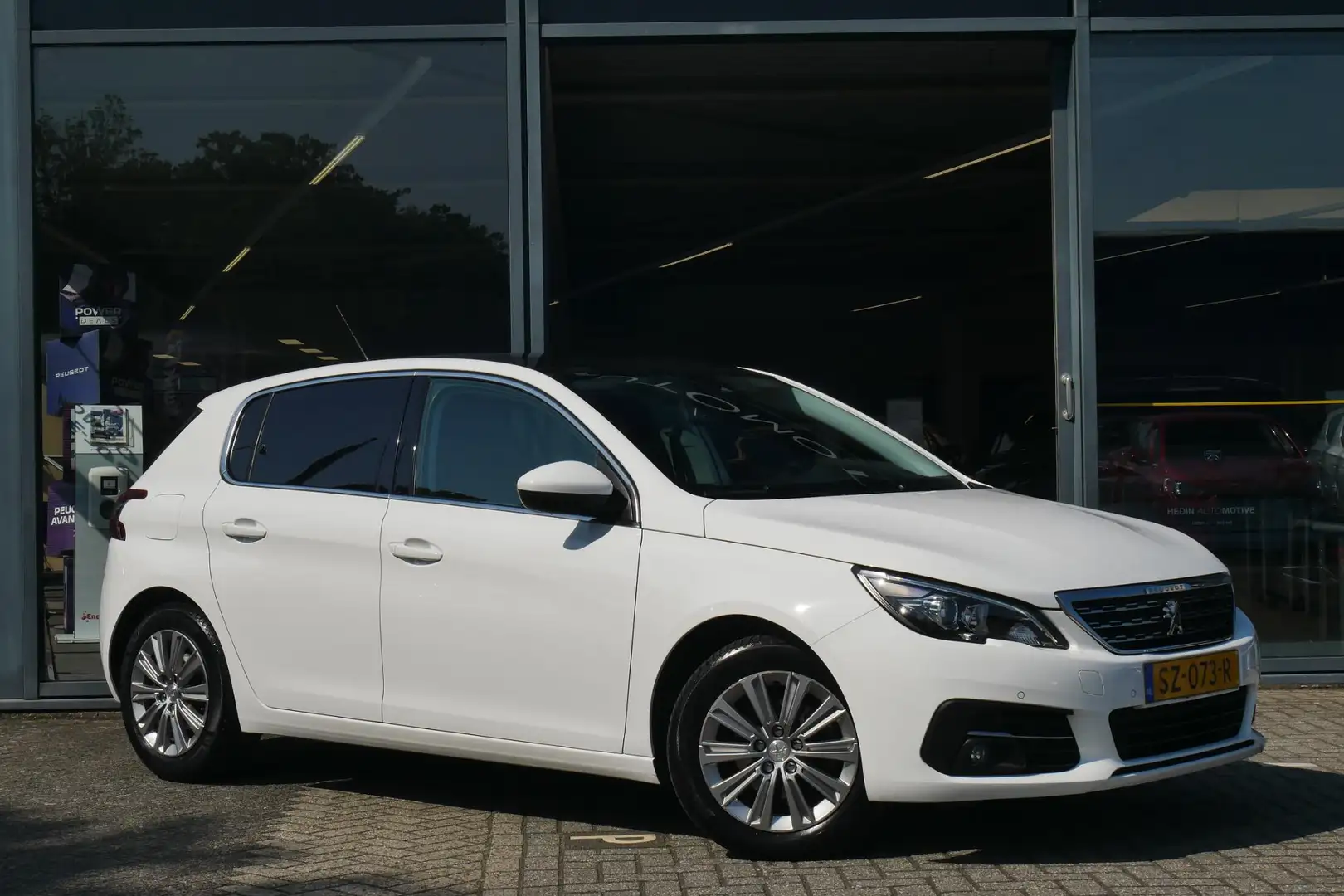 Peugeot 308 1.2 130PK Allure | Trekhaak | Panoramadak | Naviga Blanc - 2