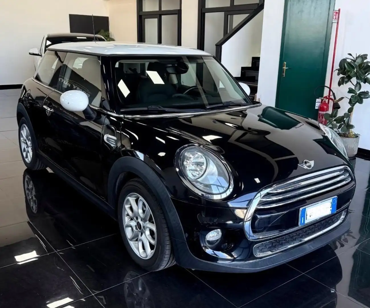 MINI Cooper D Mini IV F55-F56 2014 1.5 Hype 3p Nero - 1