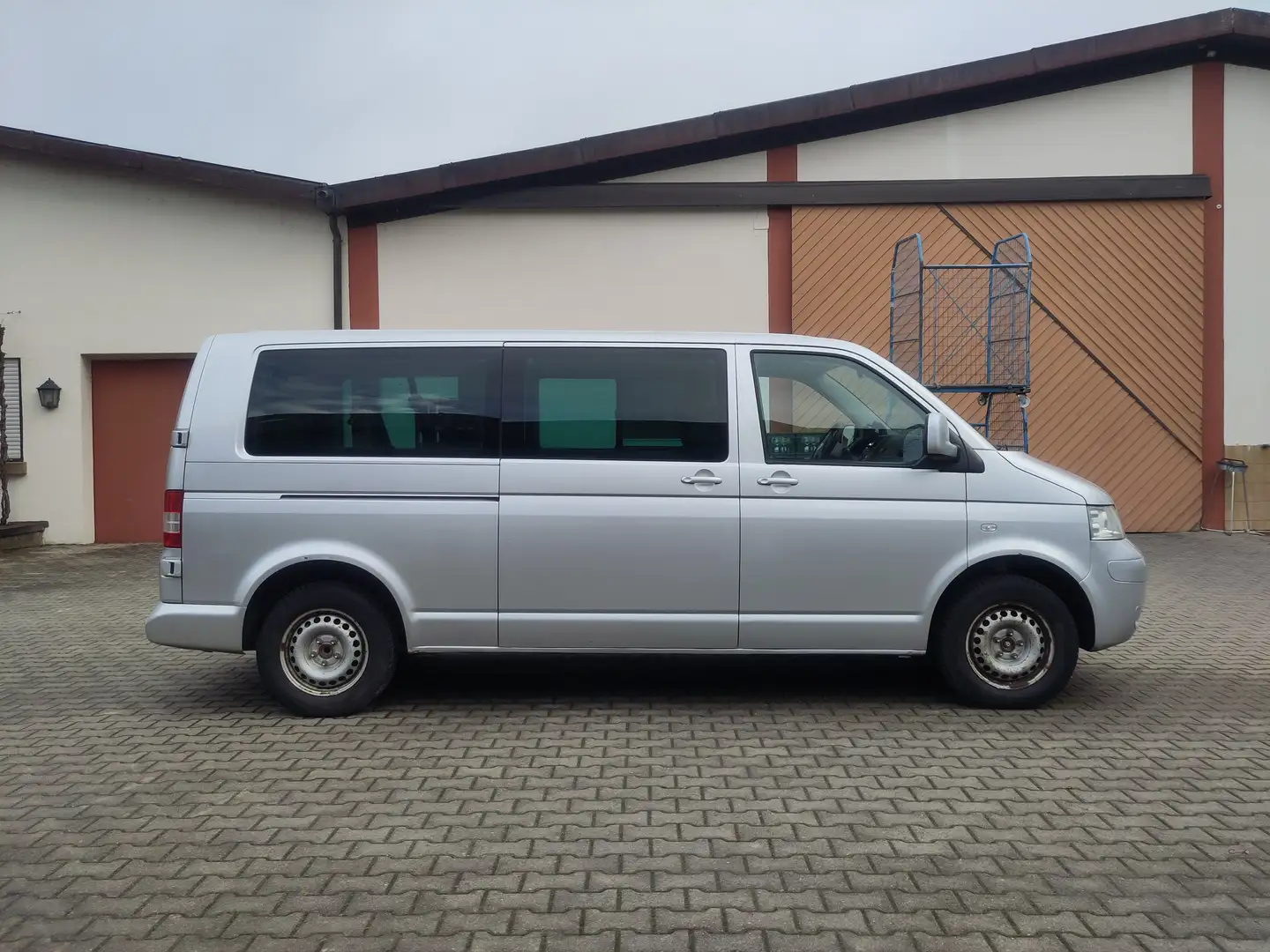 Volkswagen T5 Caravelle Caravelle Lang (7-Si.) DPF Plateado - 2