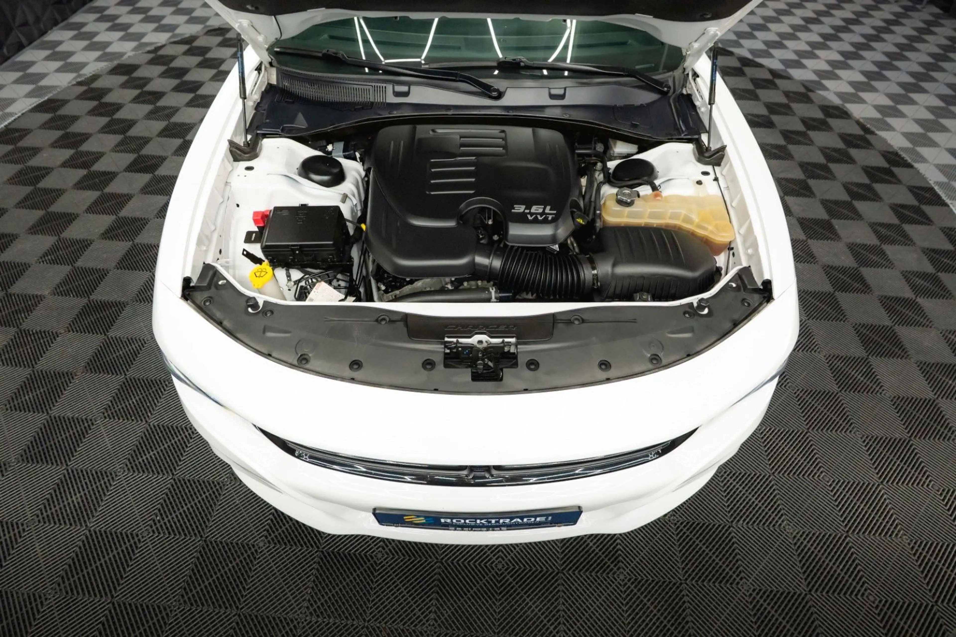 Dodge Charger 3.6 Night-Paket | LED | Unfallfrei | 20' — photo 5