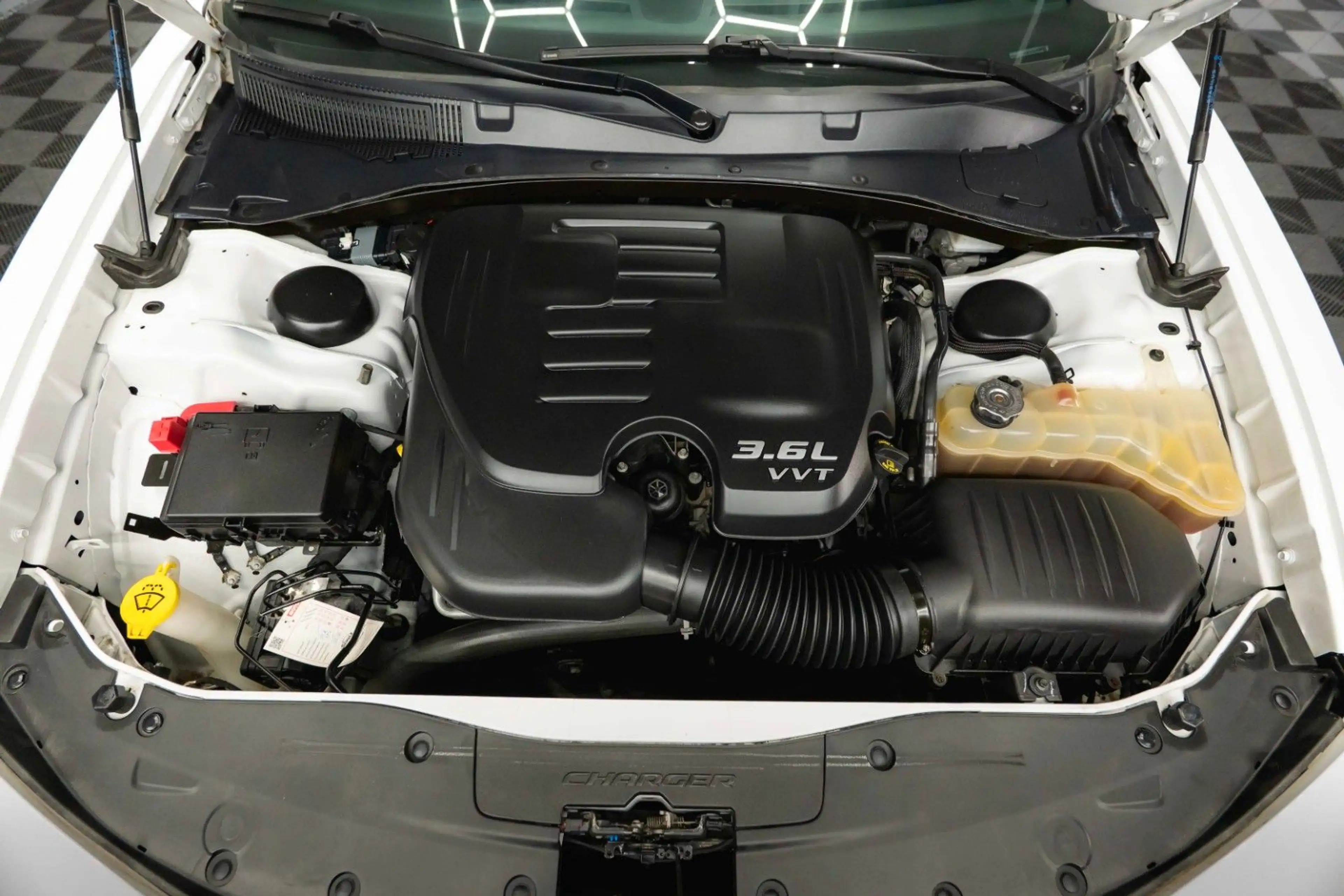 Dodge Charger 3.6 Night-Paket | LED | Unfallfrei | 20' — photo 6