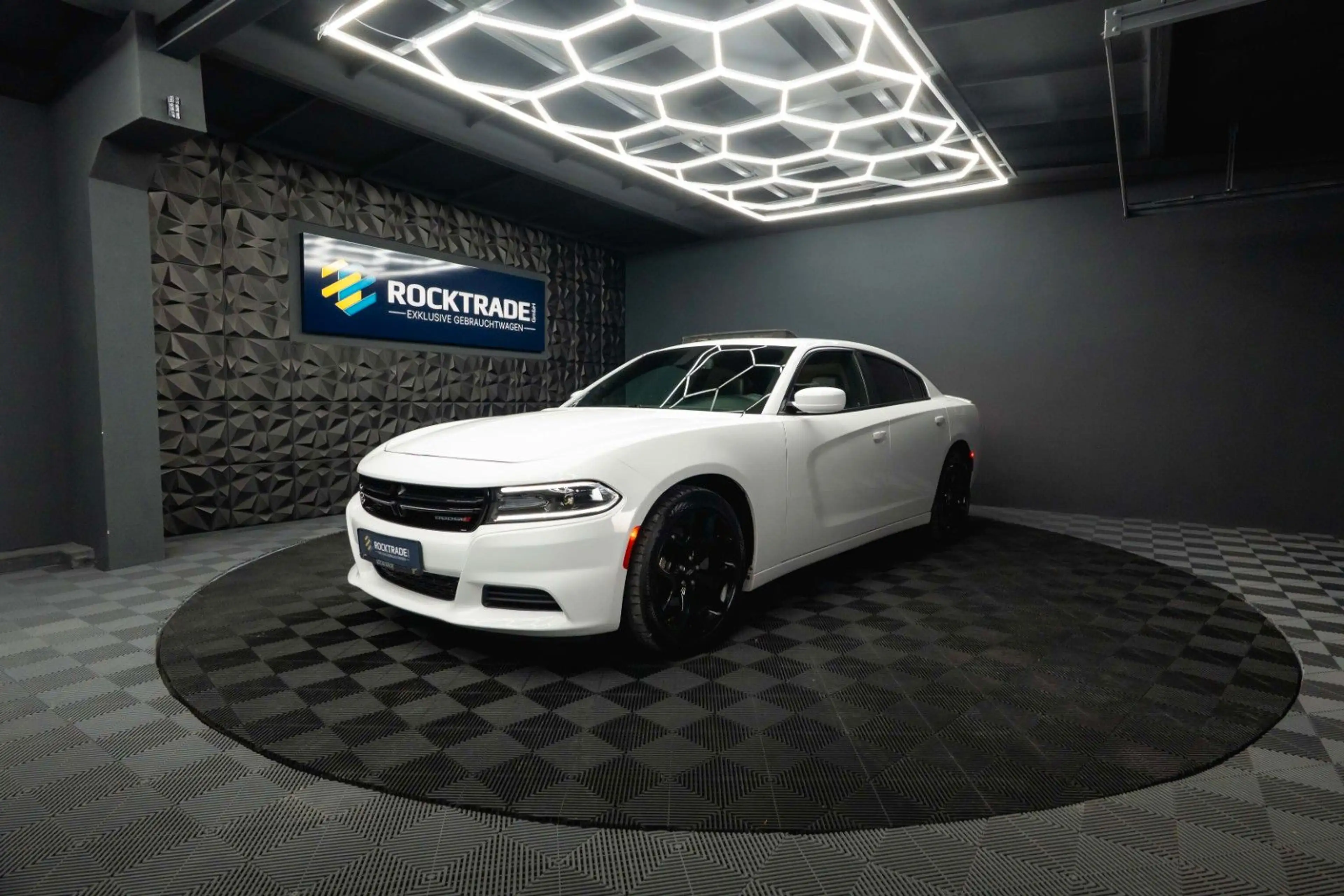 Dodge Charger 3.6 Night-Paket | LED | Unfallfrei | 20'