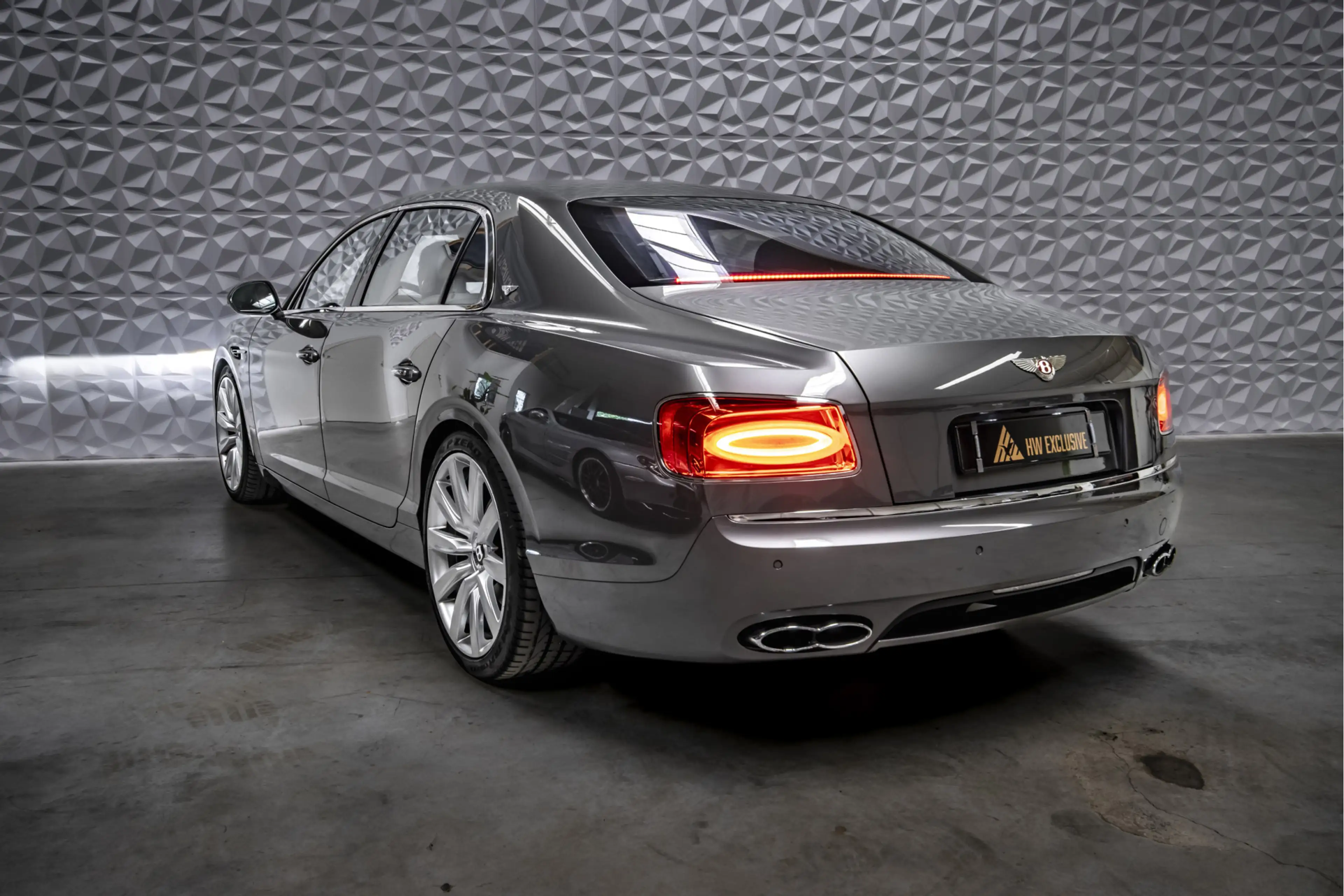 Bentley Flying Spur 4.0 V8 | Bitrubo | Dual tone interiour | Memory | — photo 9