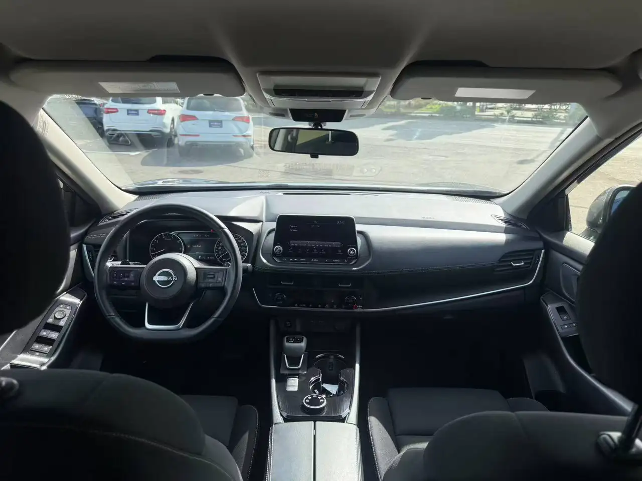 Nissan Rogue снимка Nissan Rogue