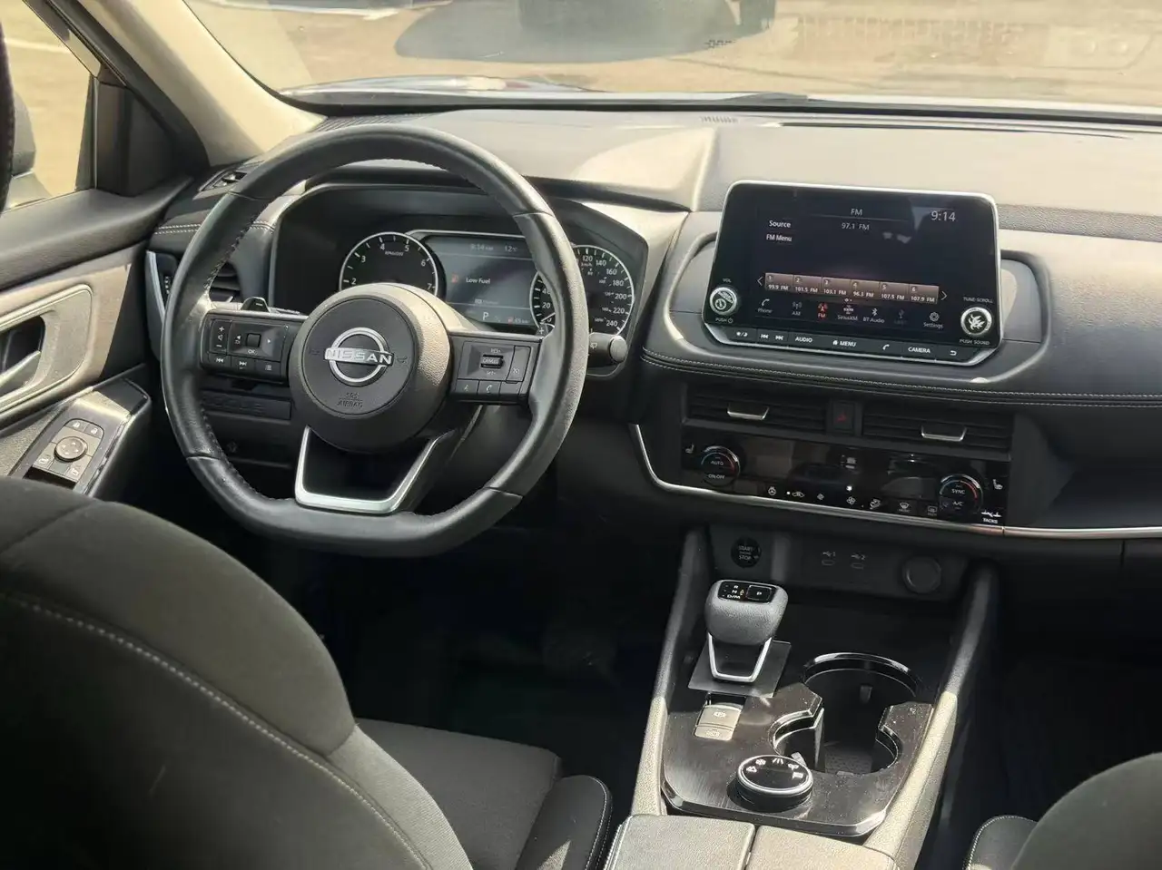Nissan Rogue снимка Nissan Rogue