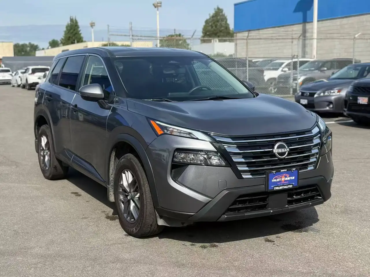 Nissan Rogue снимка Nissan Rogue