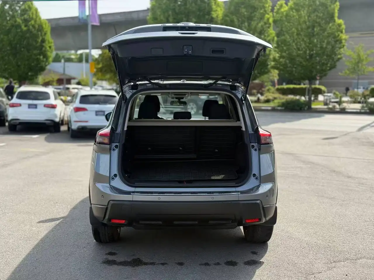Nissan Rogue снимка Nissan Rogue