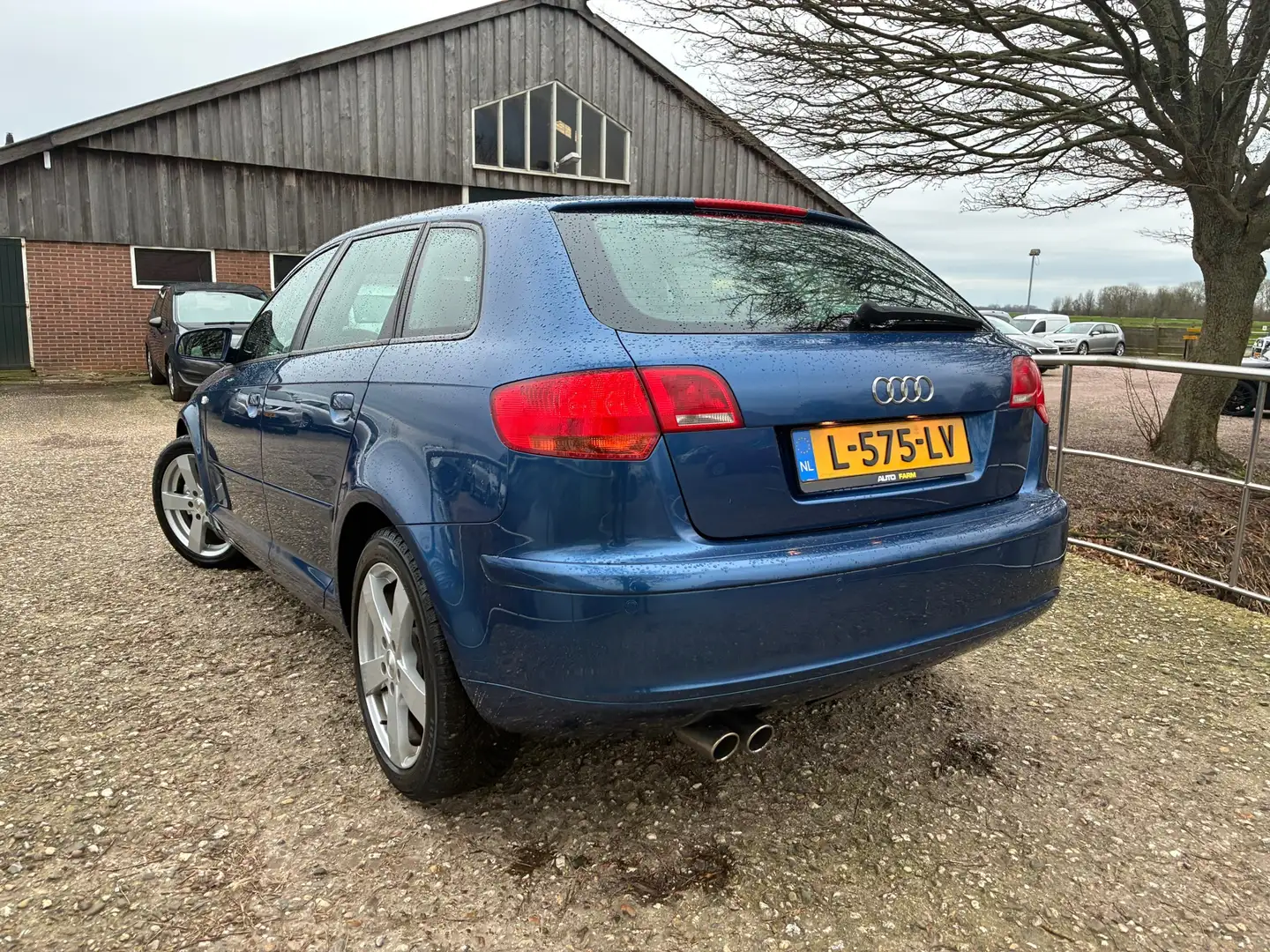 Audi A3 Sportback 1.4 TFSI Attraction Business Edition | C Blau - 2