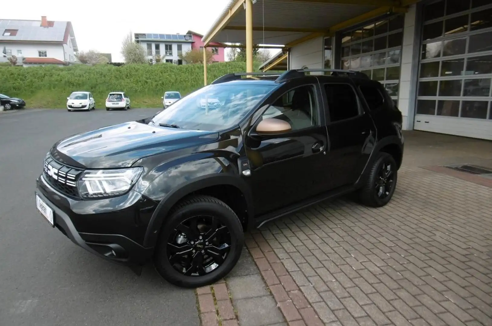 Dacia Duster TCe 150 Extreme 4WD+Vollausstattung Schwarz - 1