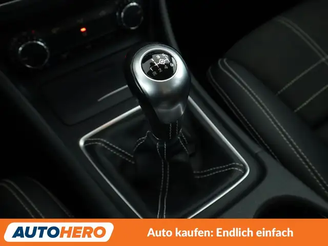Mercedes-Benz Gla view 25