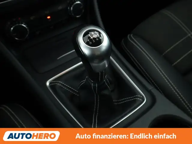 Mercedes-Benz Gla view 25