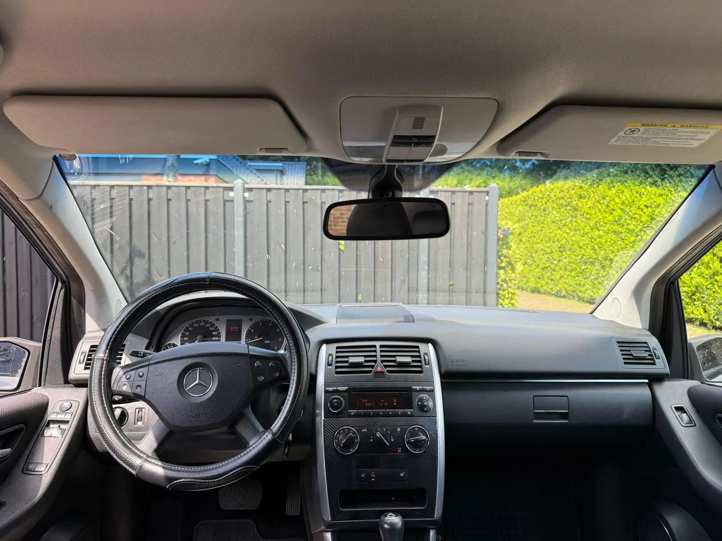 Mercedes-Benz B 200 Gris - 2