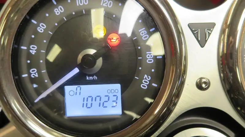 Triumph Bonneville T120 - foto 7