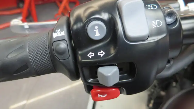 Triumph Bonneville T120 - foto 2