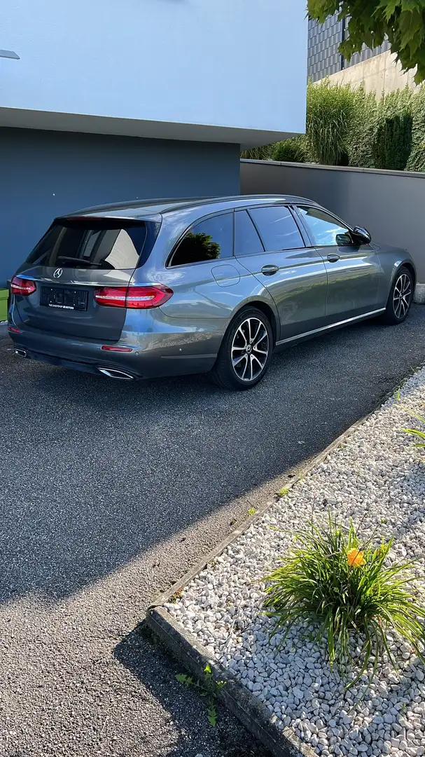 Mercedes-Benz E 220 d T Austria Edition Exclusive Aut. Grau - 1