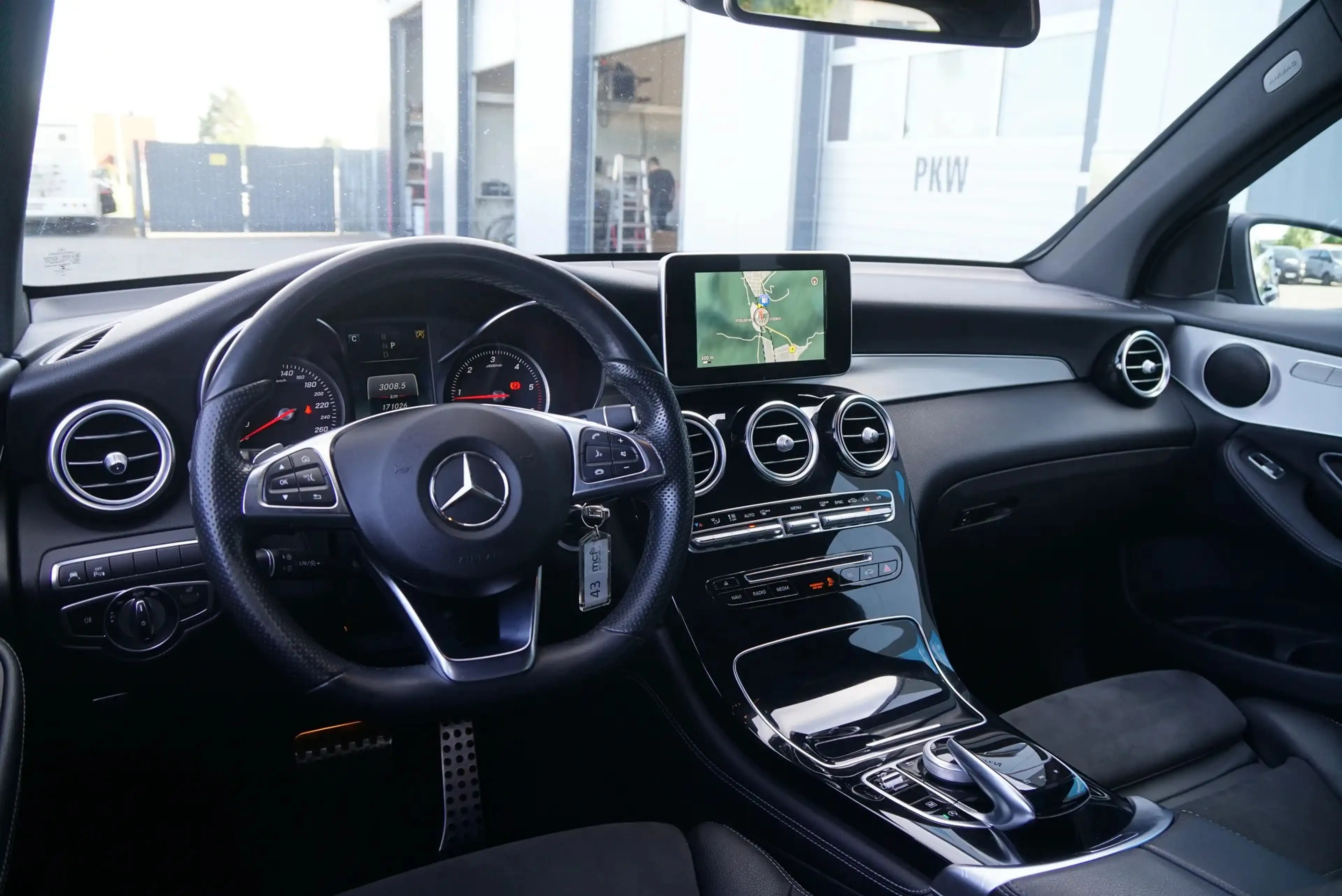 Mercedes-Benz GLC 250 GLC 250 4Matic OFF-ROAD Paket *ILS*Navi* — photo 7