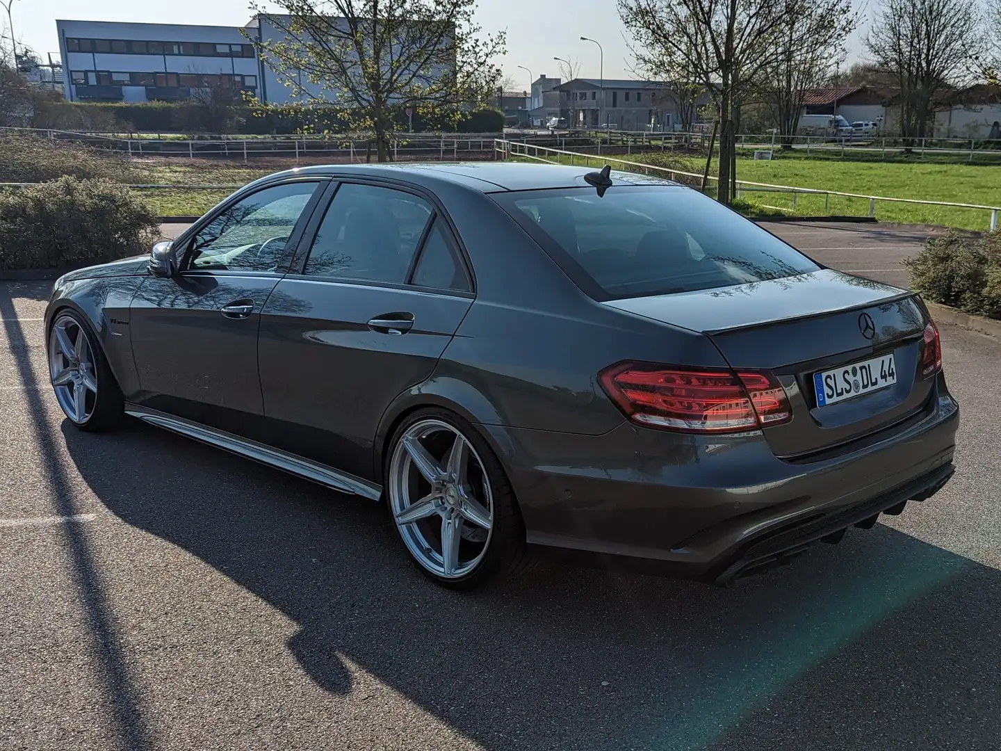 Mercedes-Benz E 63 AMG E 63 AMG 4Matic, 680PS mit 1100Nm Сірий - 1