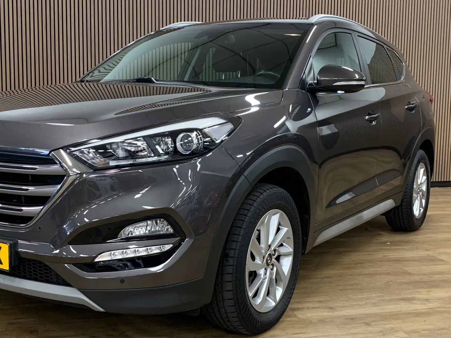 Hyundai TUCSON 1.6 GDi Premium|Camera|Navigatie|Climate Control| Bruin - 2