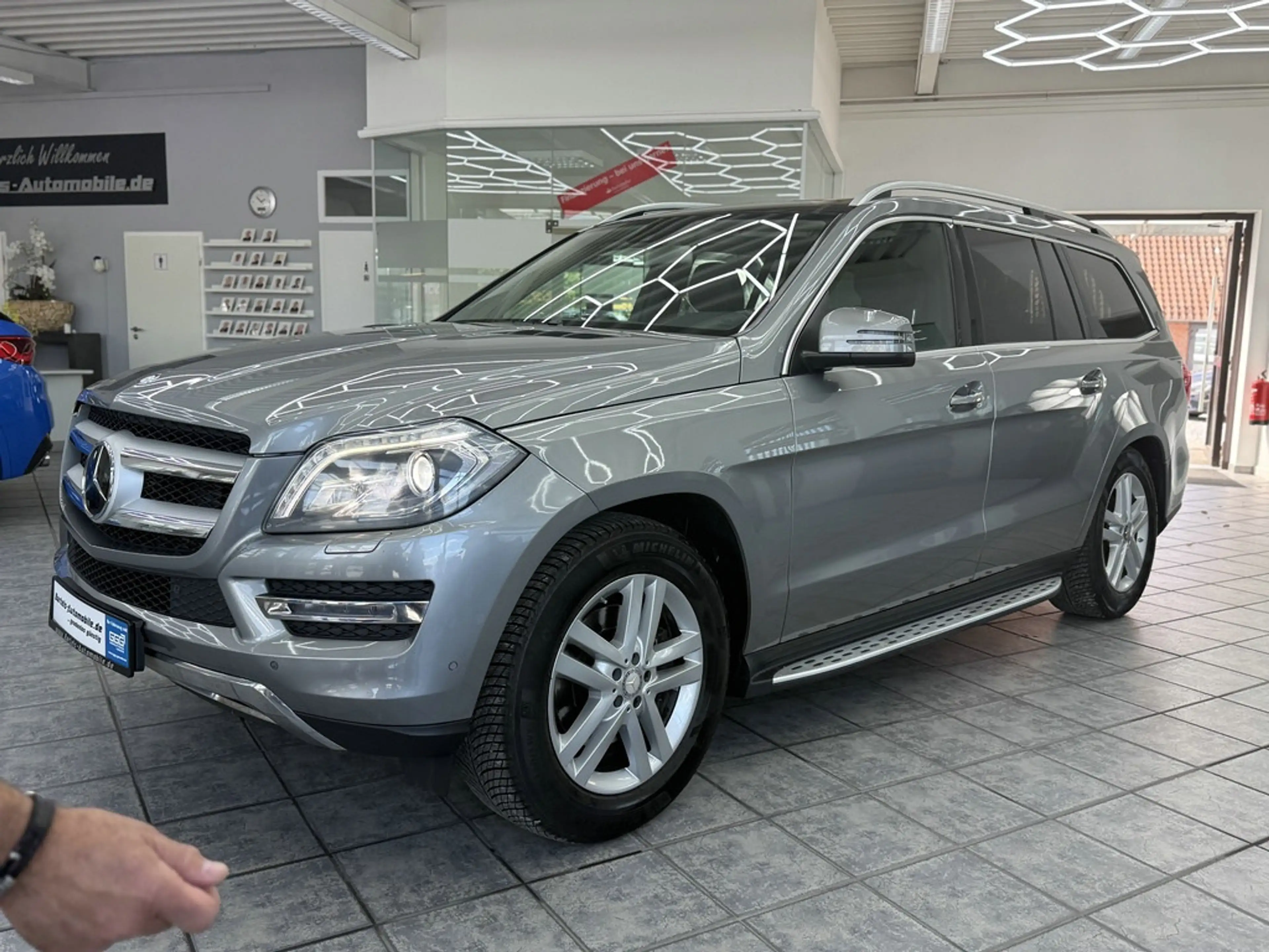 Mercedes-Benz GL 350 BlueTec 4Matic, 7-Sitzer, ACC, Standh. — photo 4