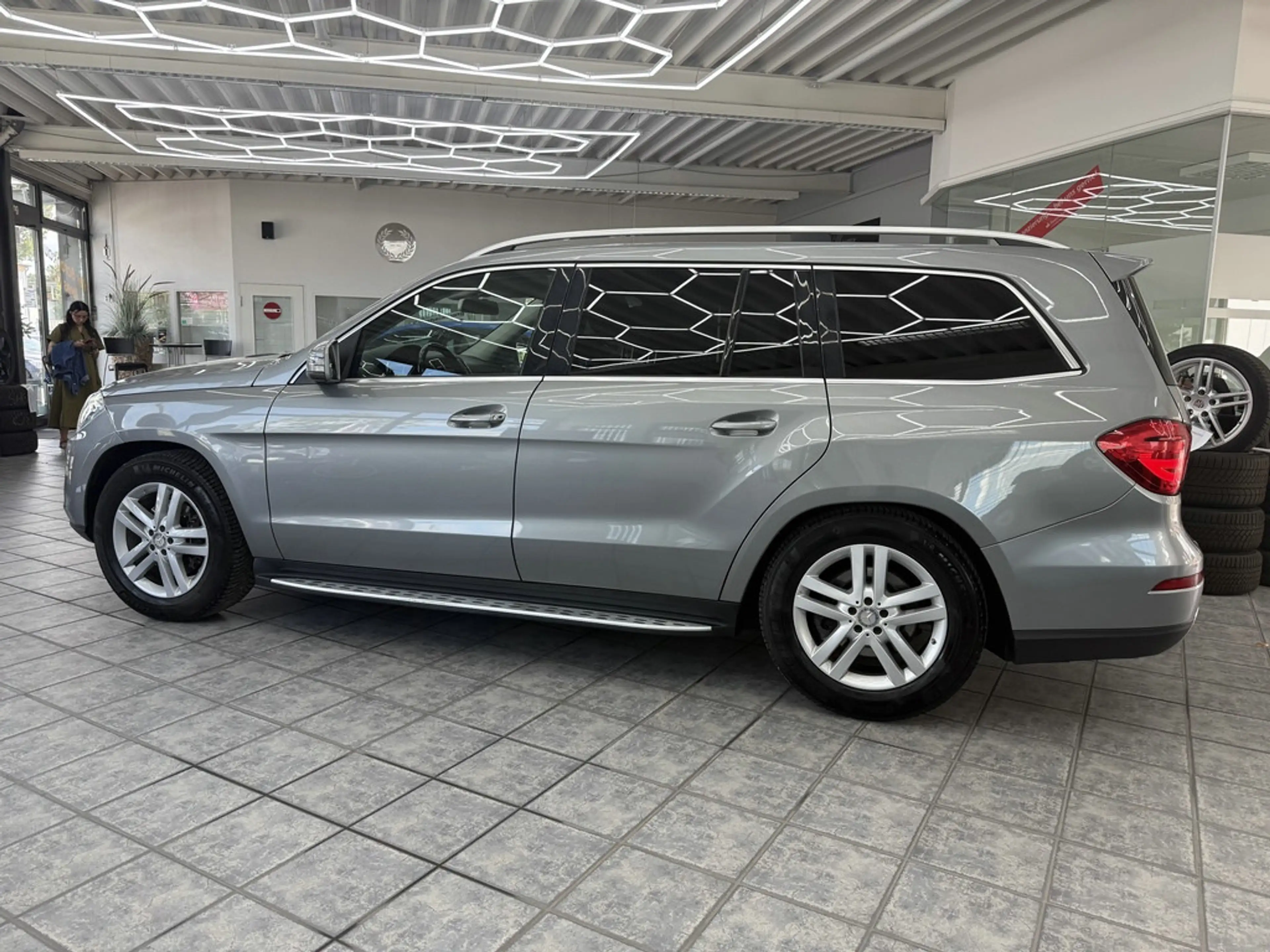 Mercedes-Benz GL 350 BlueTec 4Matic, 7-Sitzer, ACC, Standh. — photo 8
