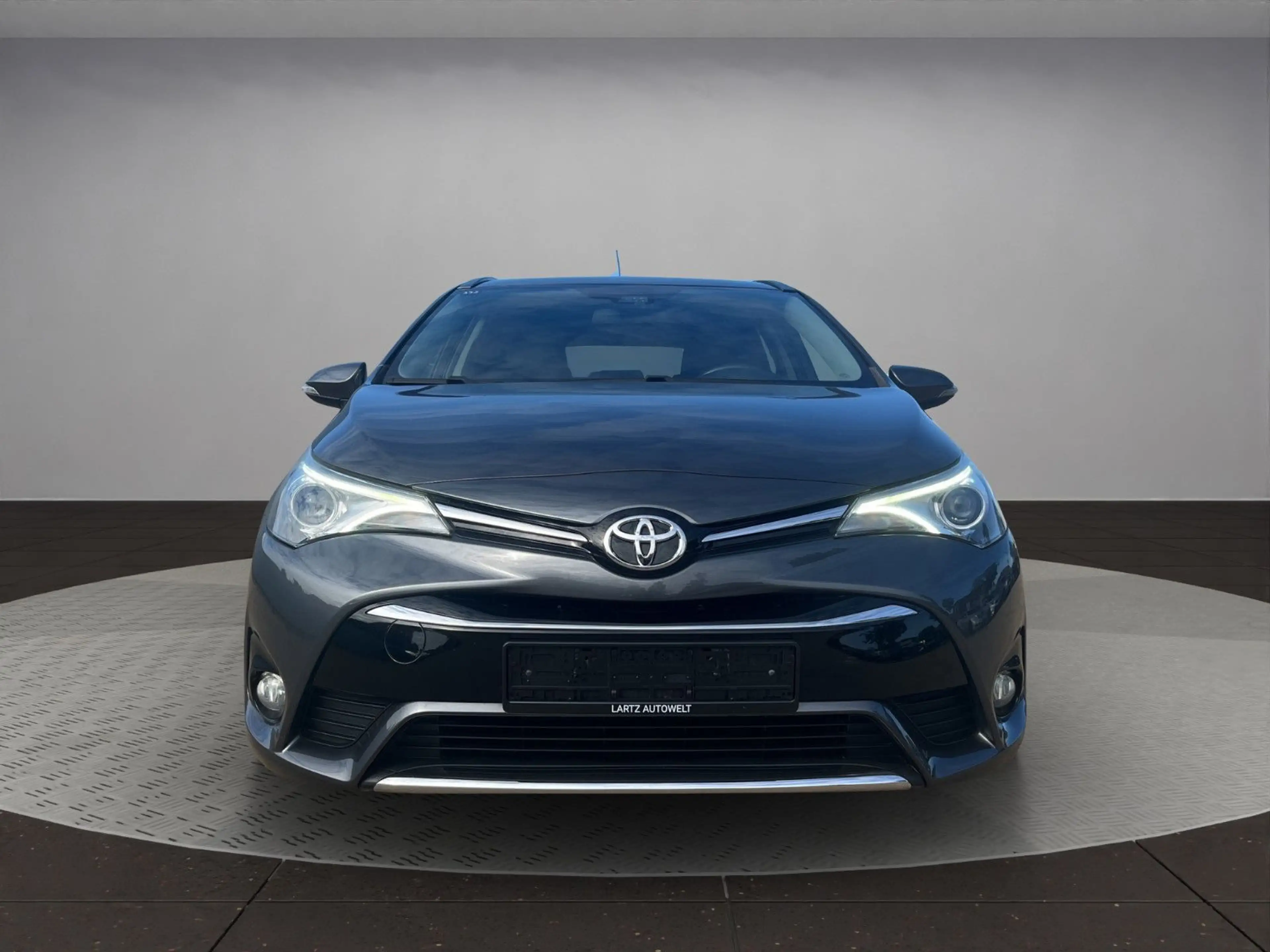 Toyota Avensis Touring Sports Team D/Autom/LED/RFK/Lane — photo 8