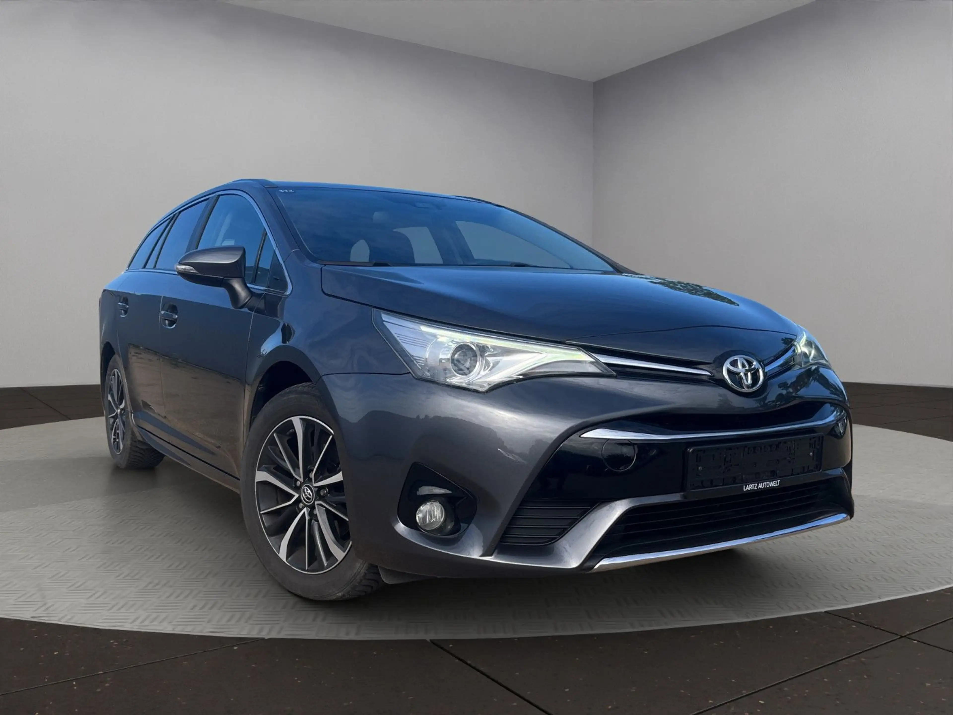 Toyota Avensis Touring Sports Team D/Autom/LED/RFK/Lane — photo 7