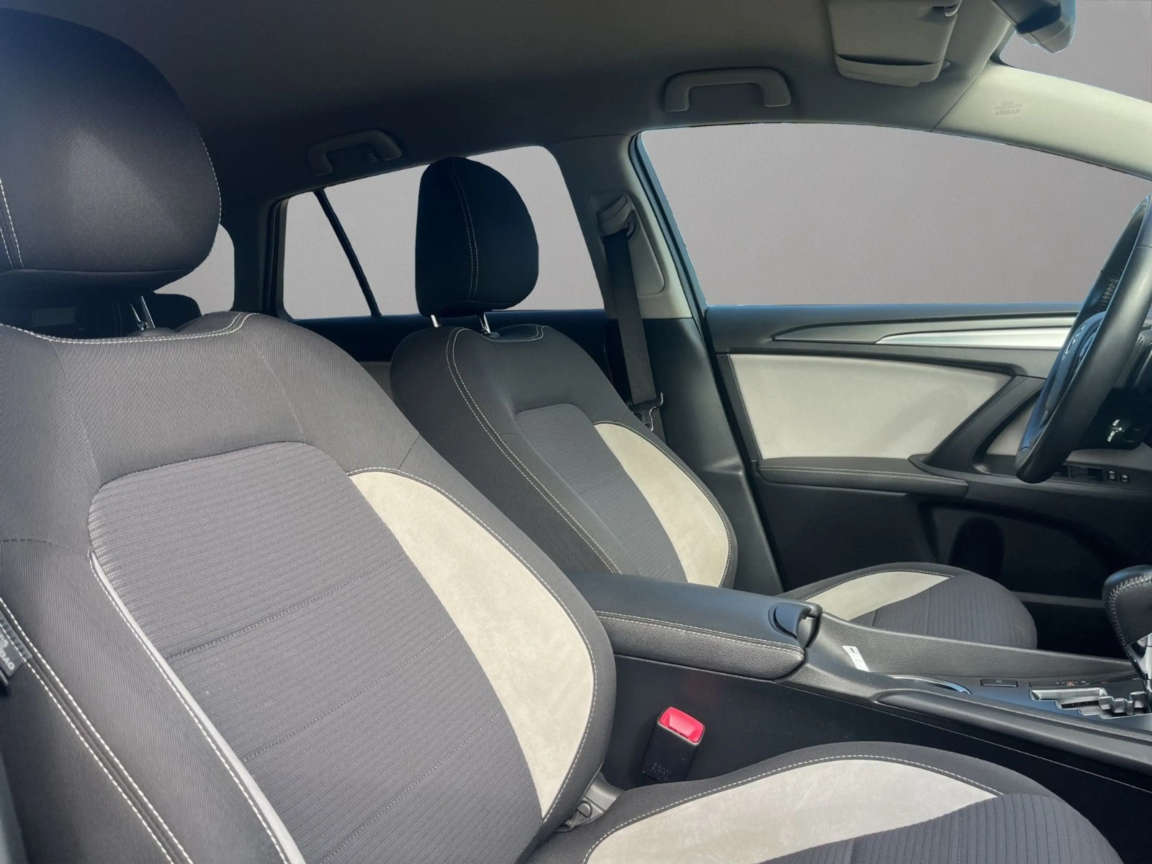Toyota Avensis Touring Sports Team D/Autom/LED/RFK/Lane — photo 13