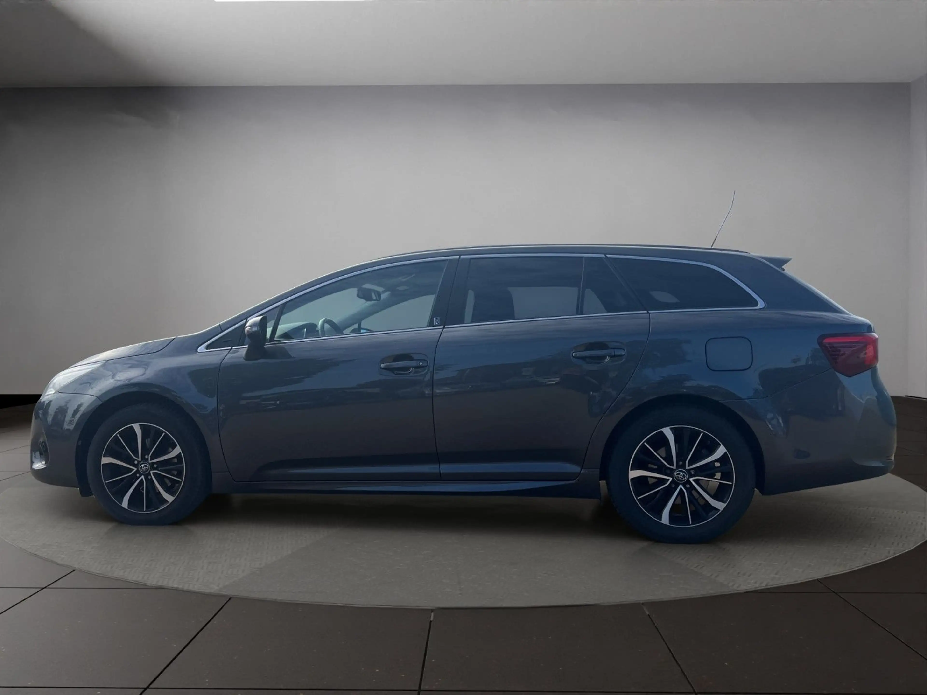 Toyota Avensis Touring Sports Team D/Autom/LED/RFK/Lane — photo 2