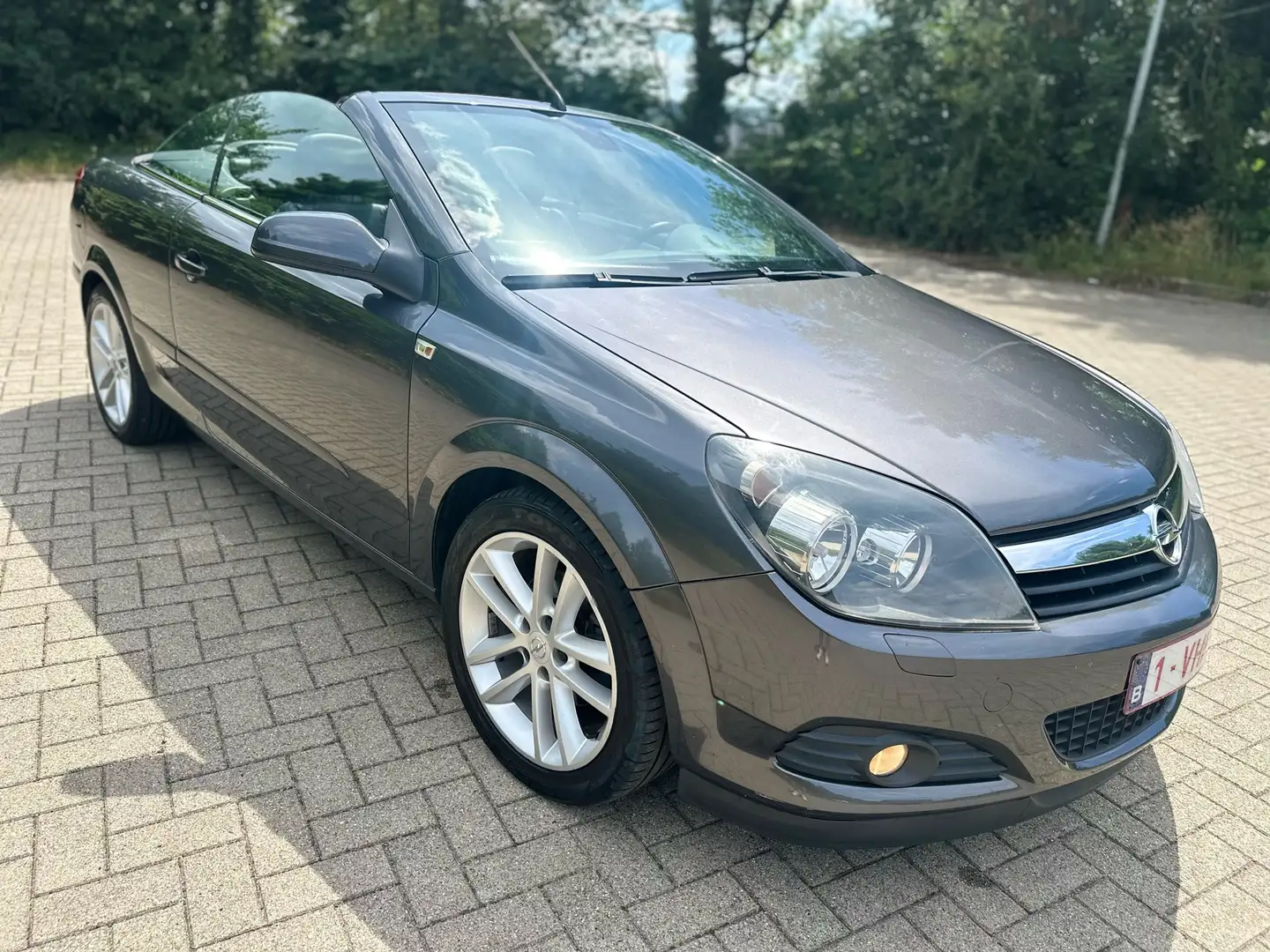Opel Astra TwinTop 1.8i Sieges chauffant , Airco CT OK - 2