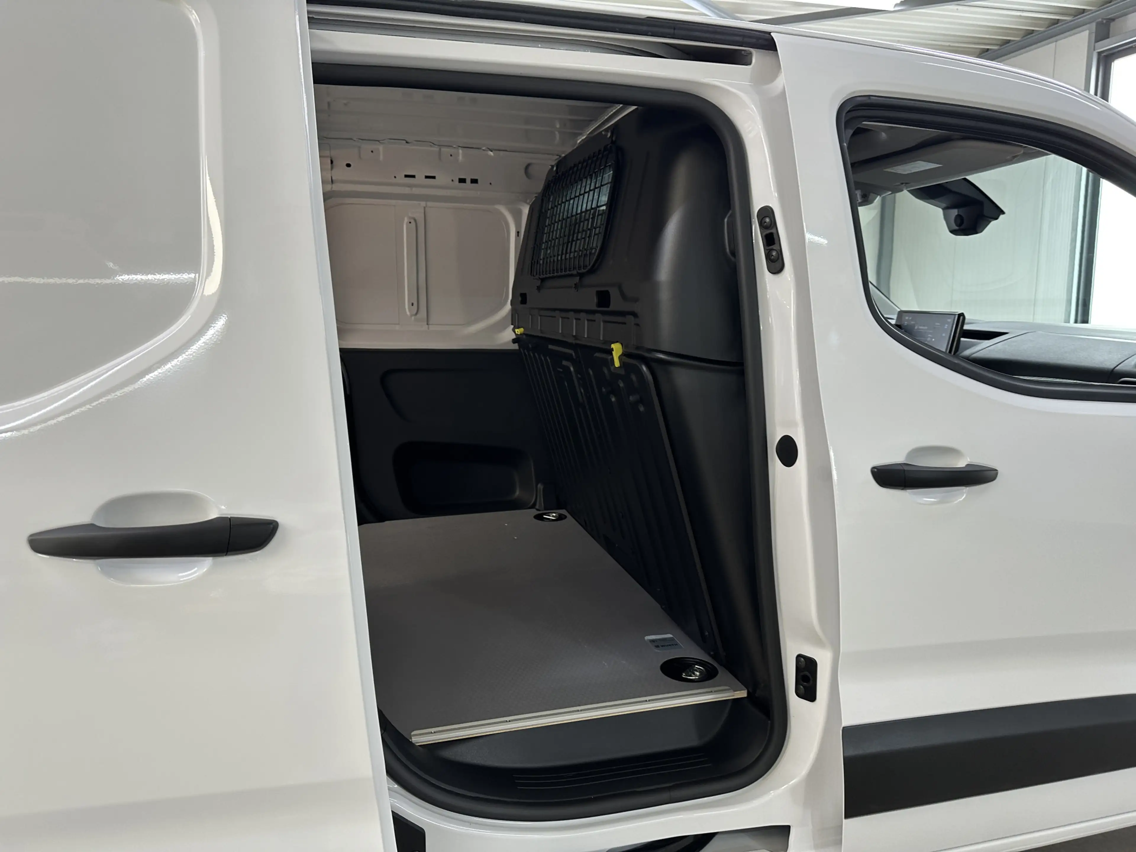 Toyota Proace City Electric Challenger Long (L2) 50 kWh 136pk | 3pers — photo 34
