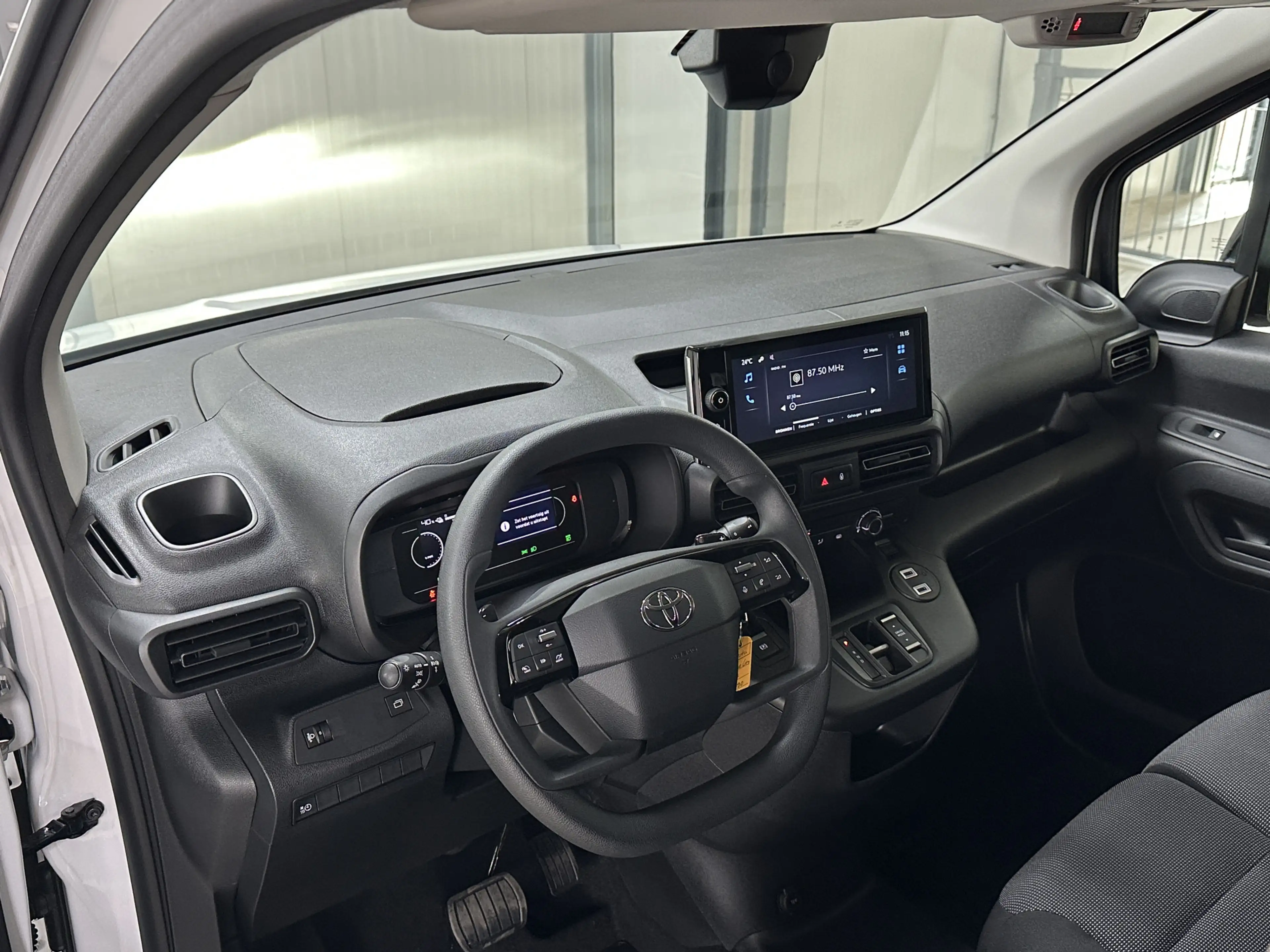 Toyota Proace City Electric Challenger Long (L2) 50 kWh 136pk | 3pers — photo 2