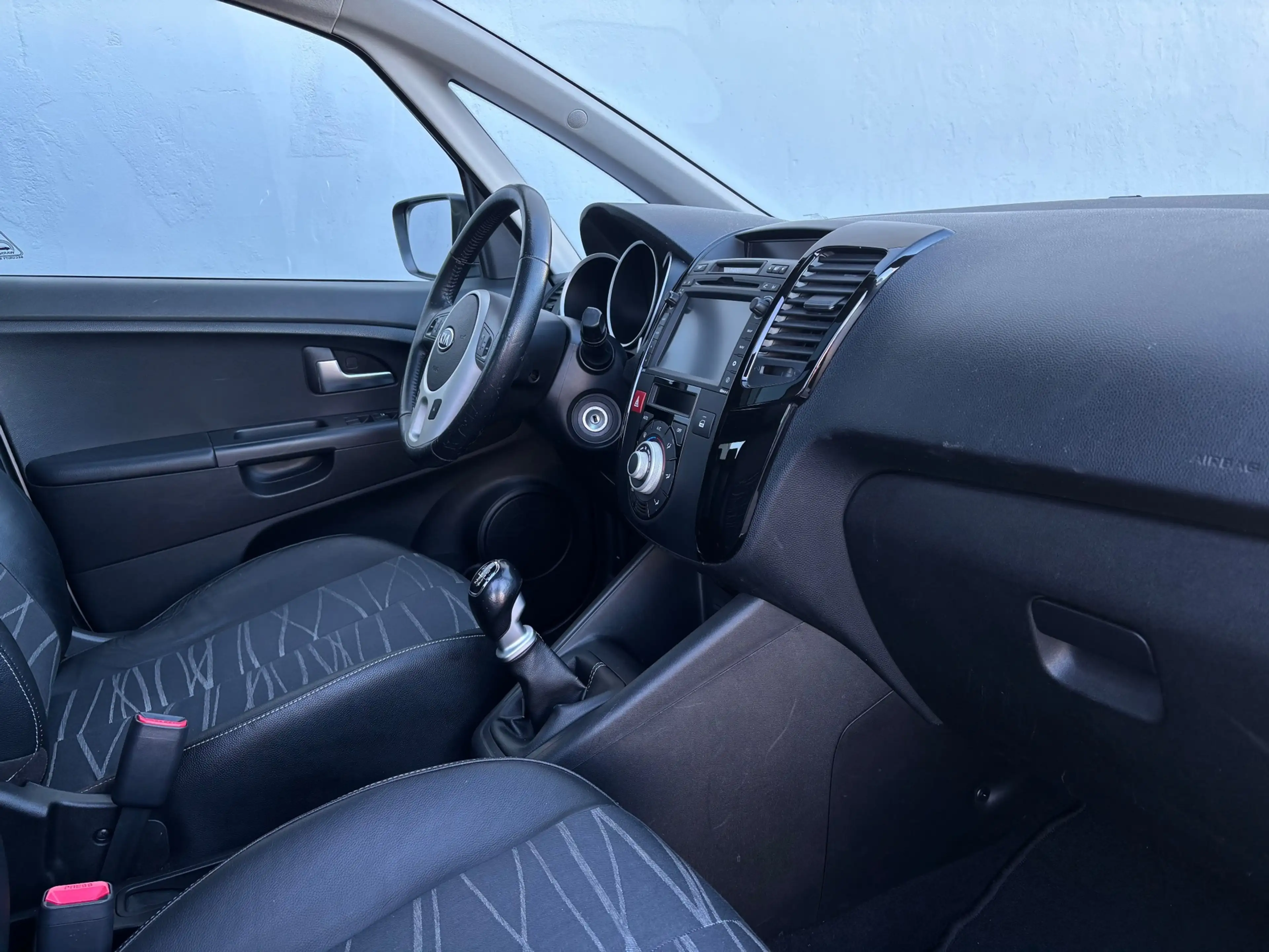 Kia Venga 1.4 CVVT Super Pack - Panorama Dak — photo 10