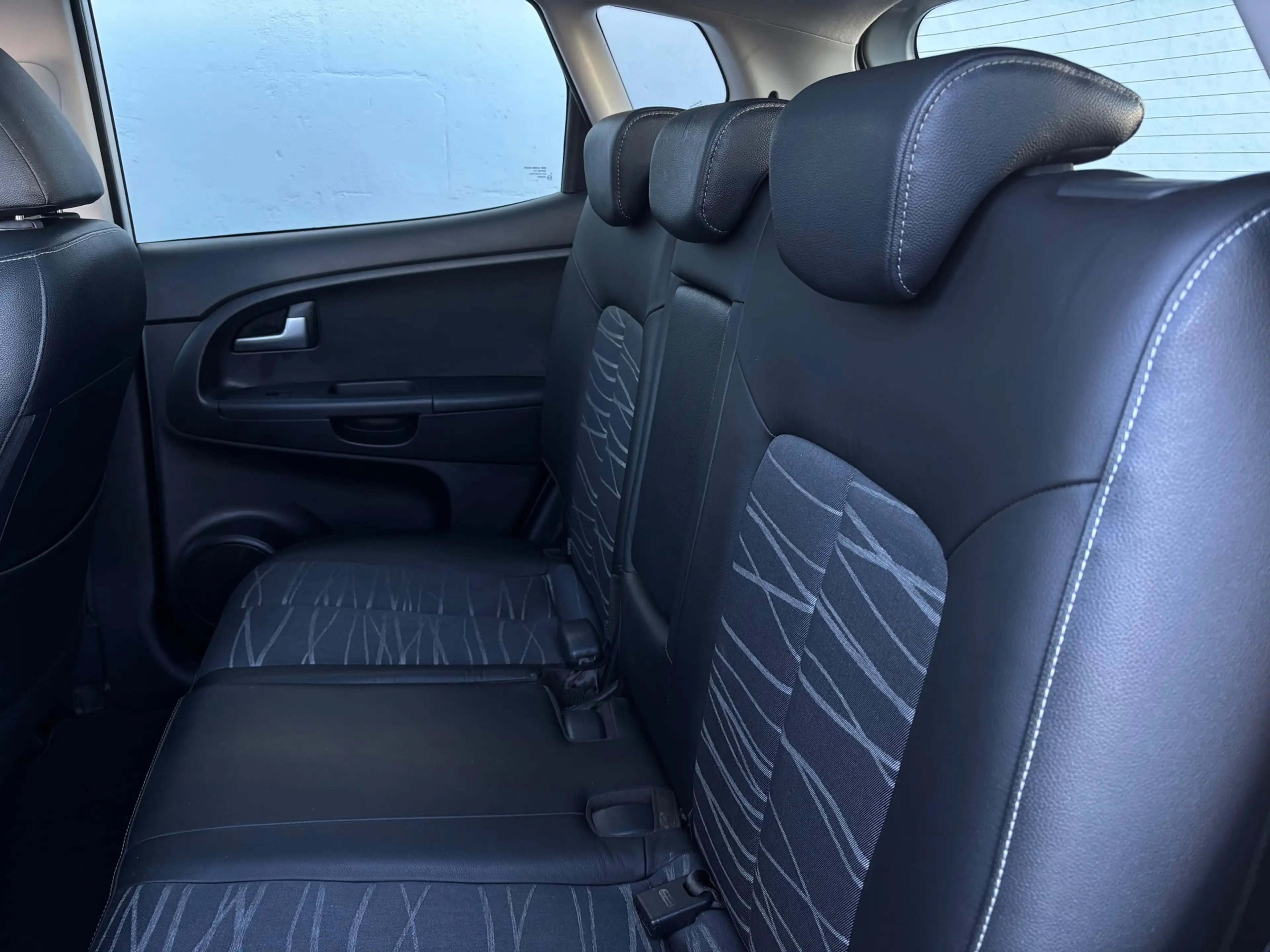 Kia Venga 1.4 CVVT Super Pack - Panorama Dak — photo 8